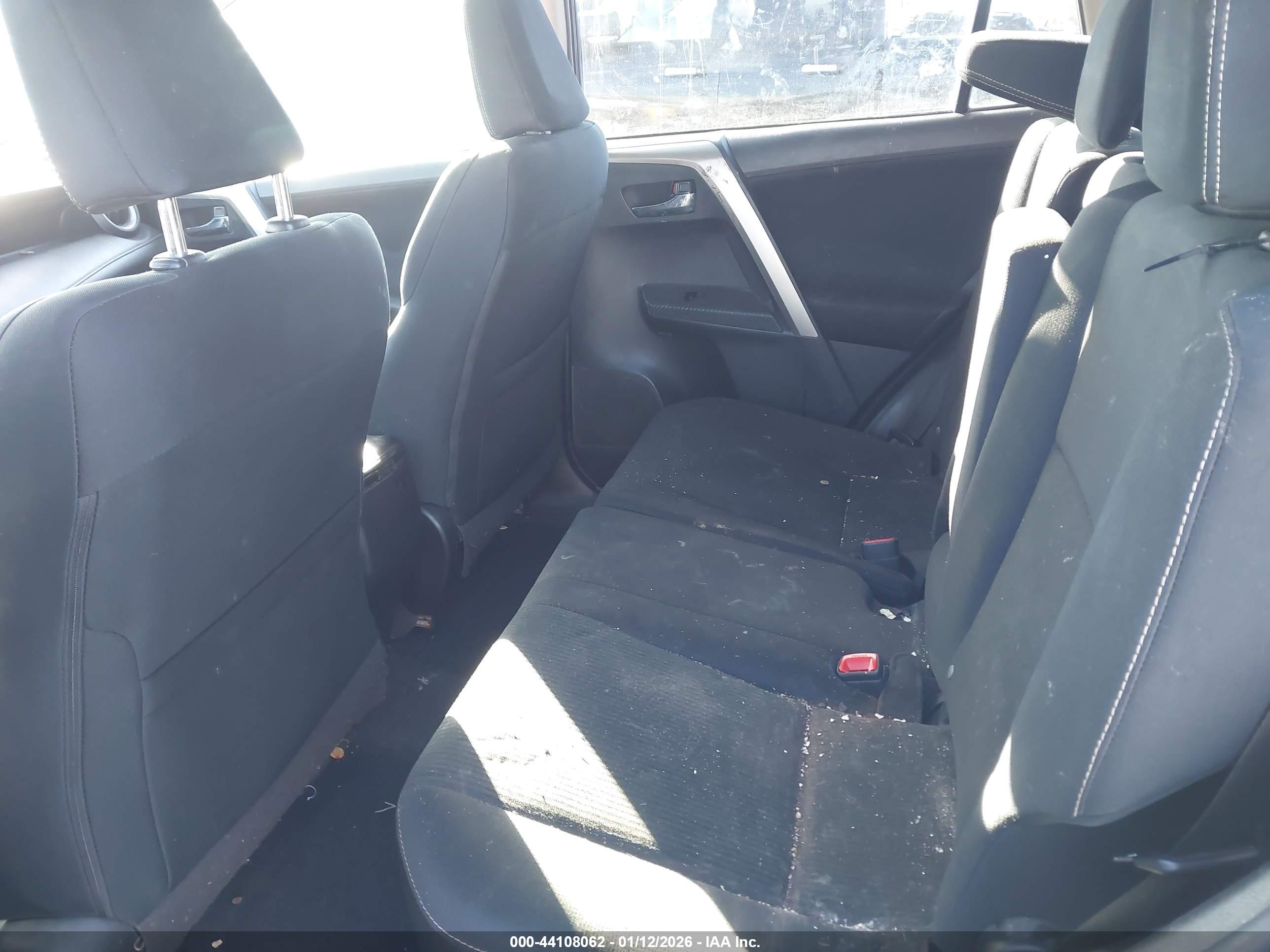 TOYOTA RAV4 image 8