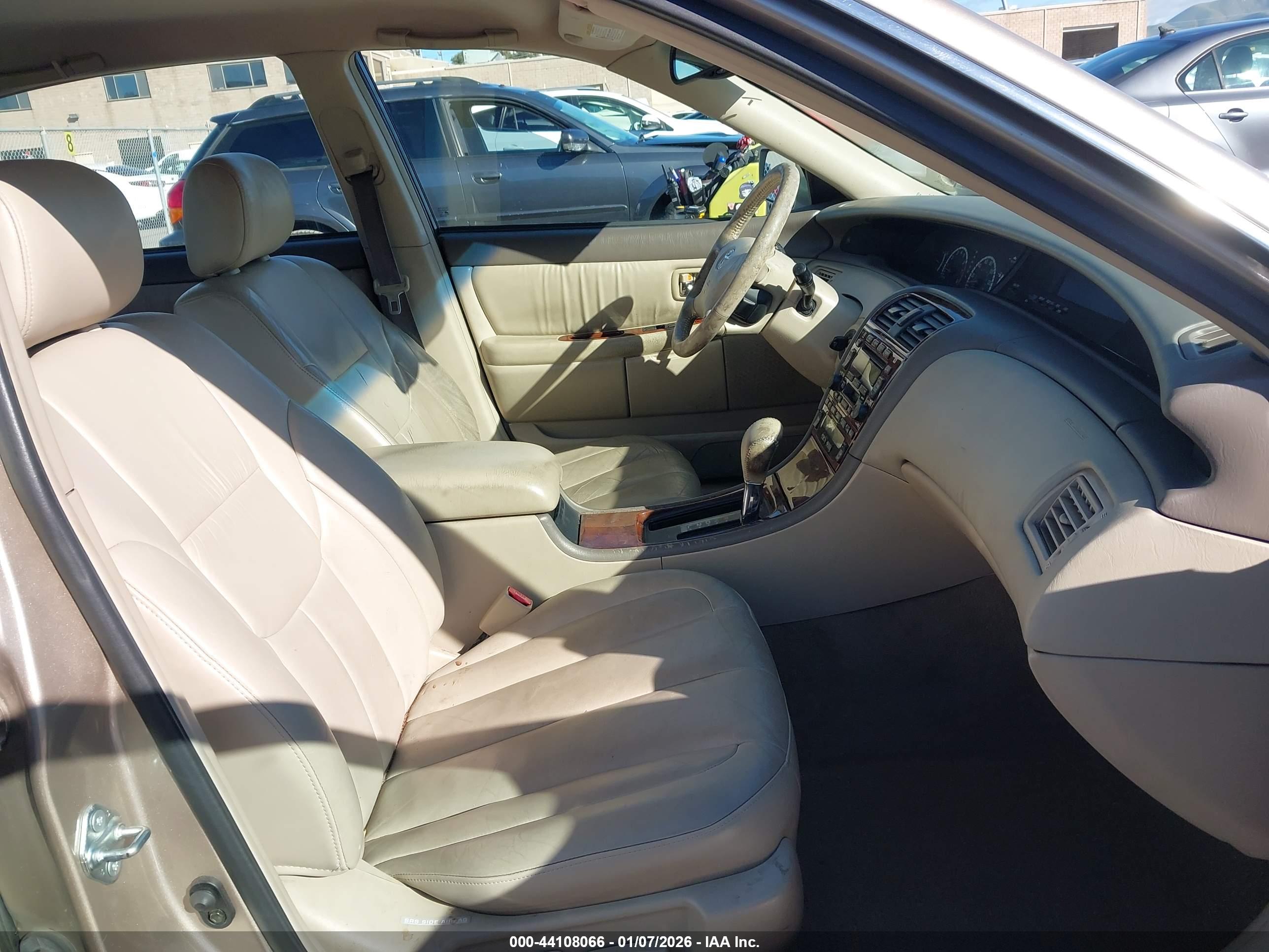 TOYOTA AVALON image 5