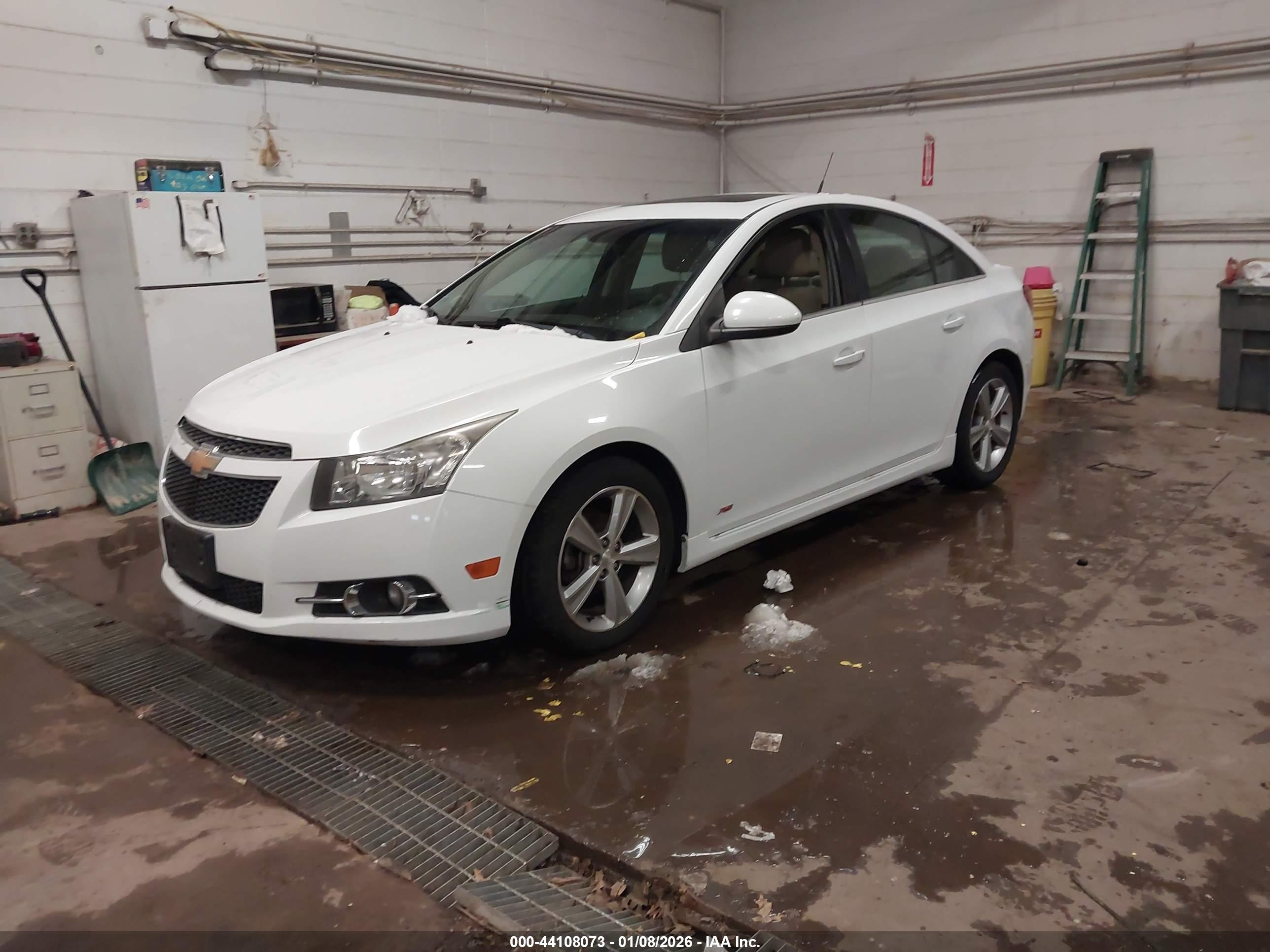 CHEVROLET CRUZE image 2