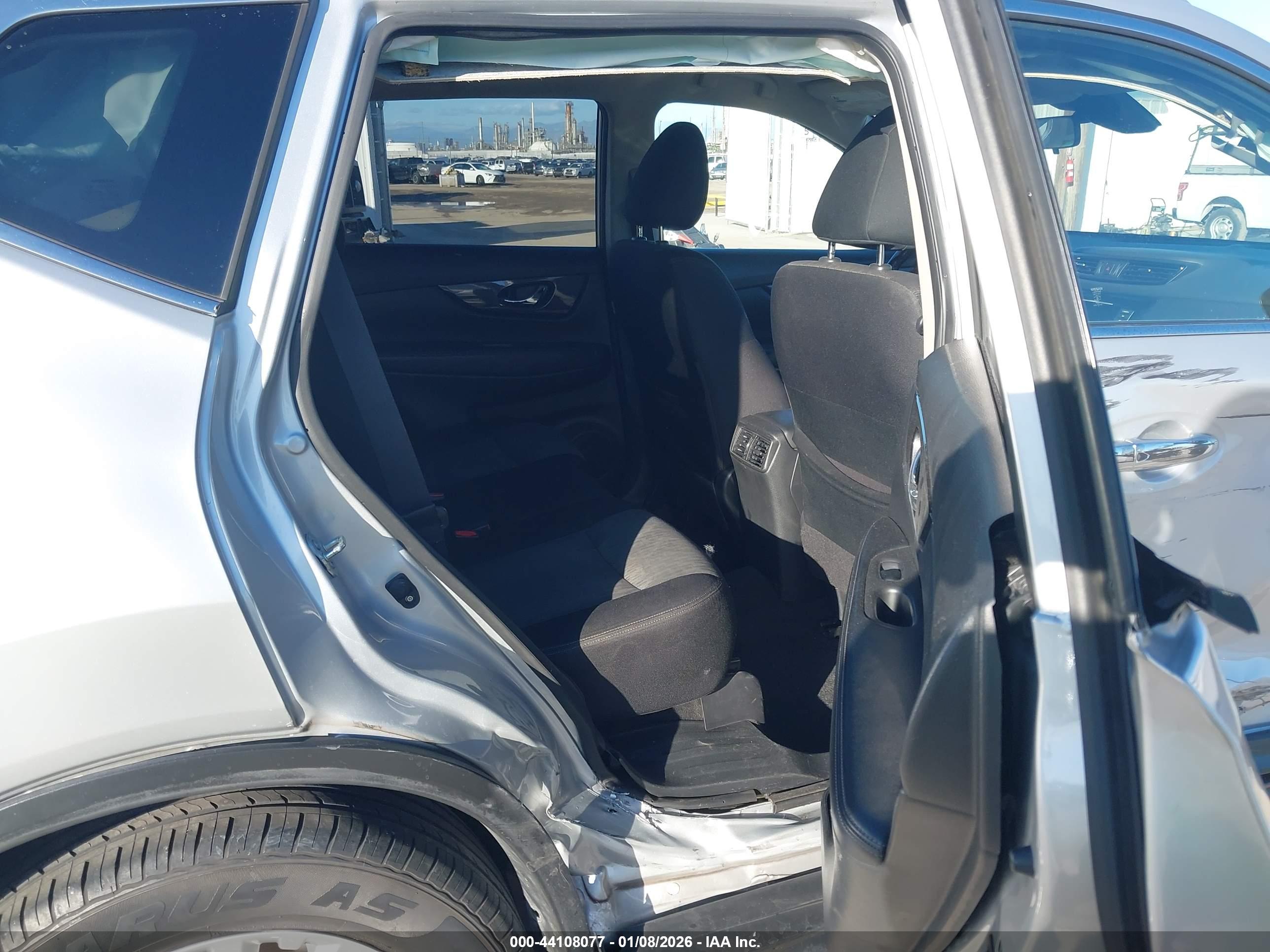 NISSAN ROGUE image 8