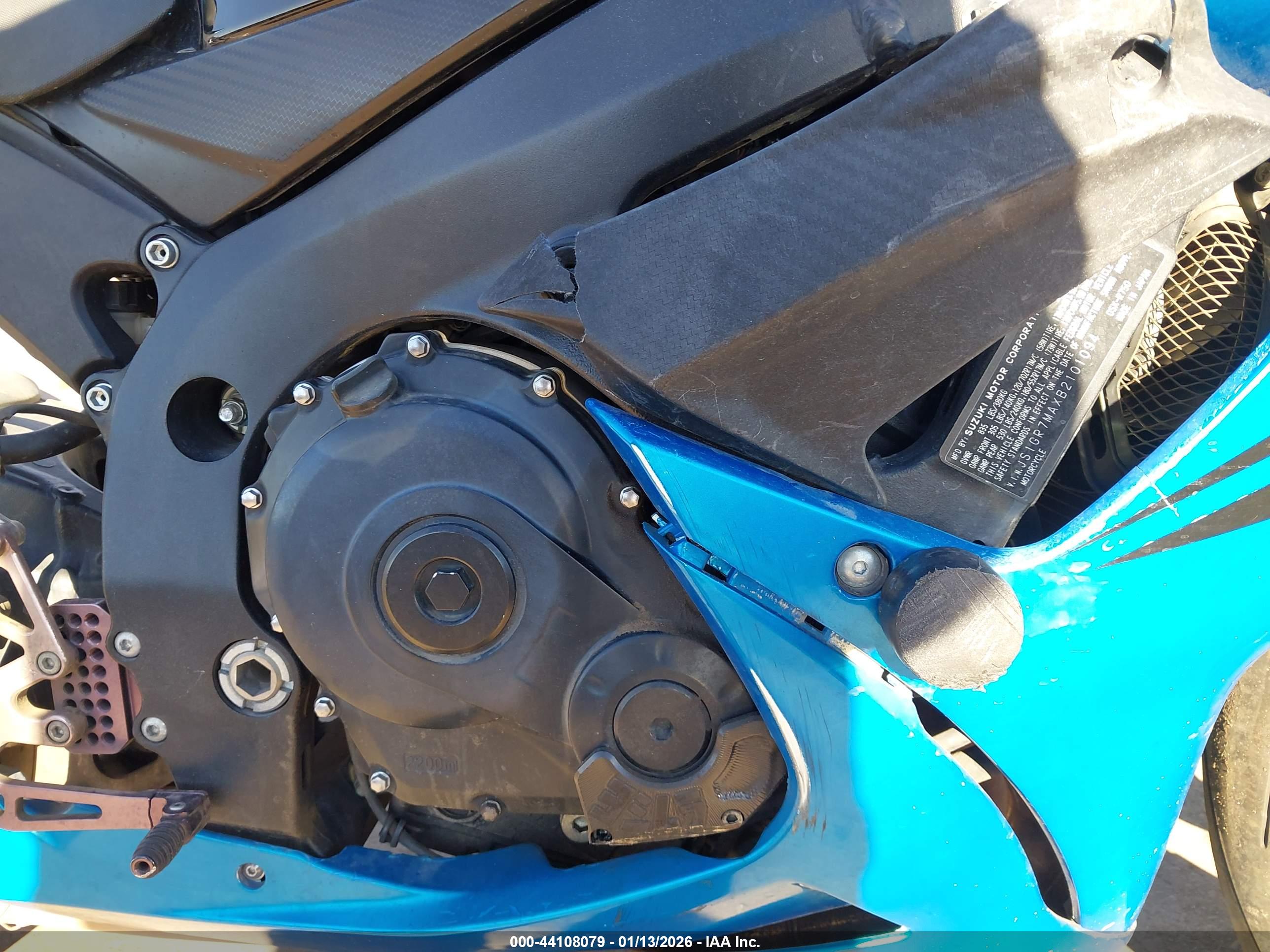 SUZUKI GSX750 image 8