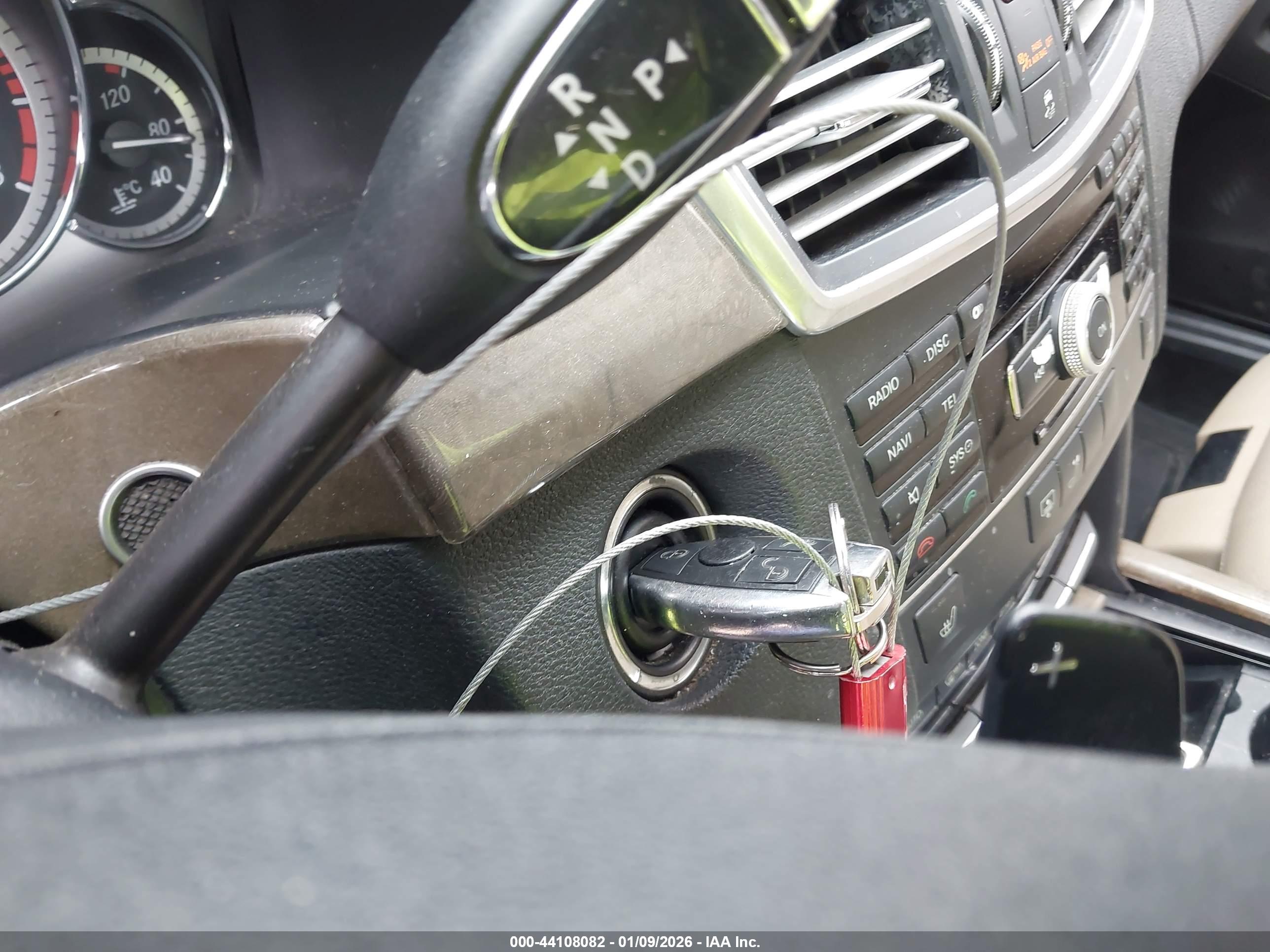 MERCEDES-BENZ E image 11