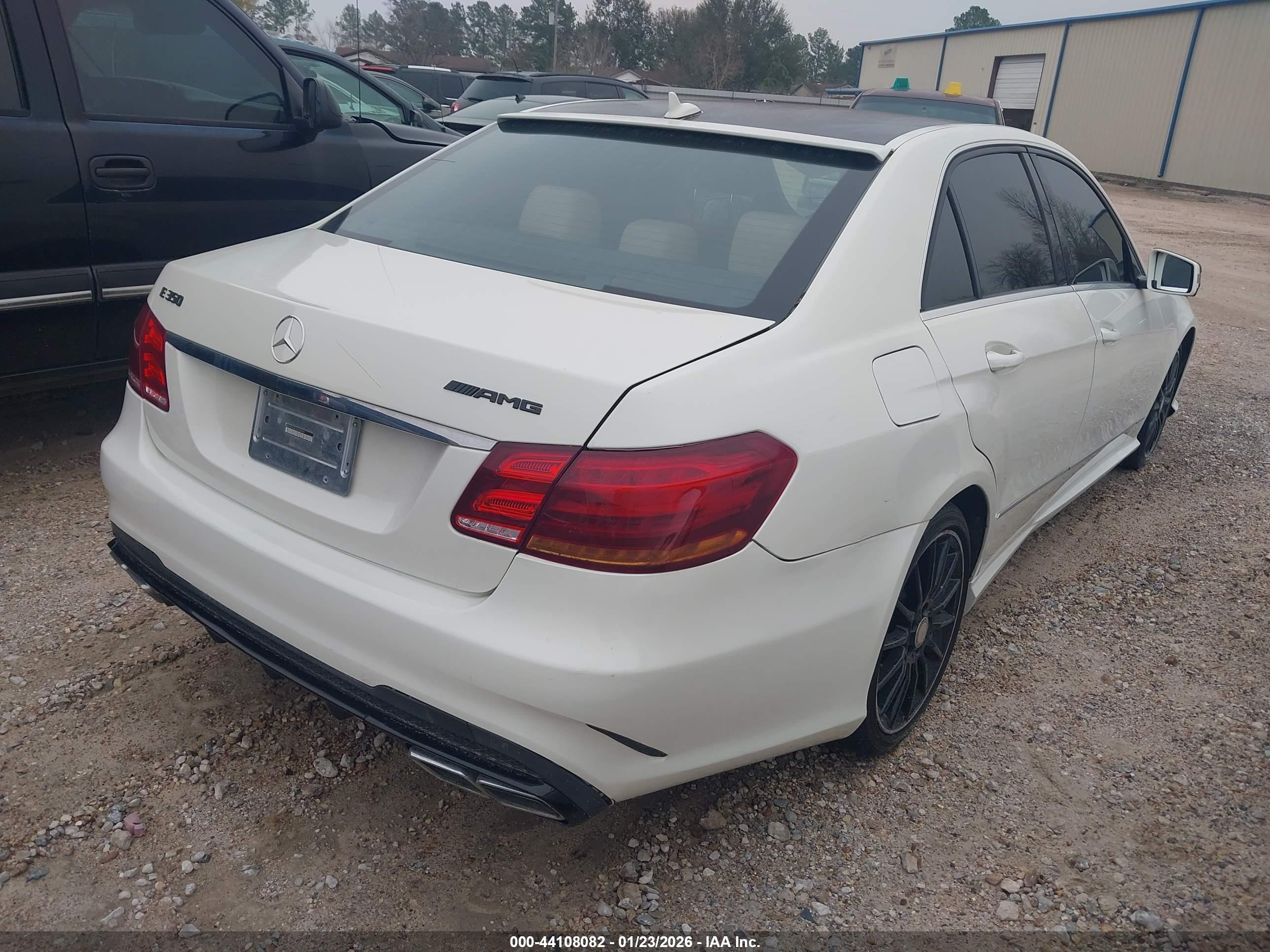 MERCEDES-BENZ E image 4