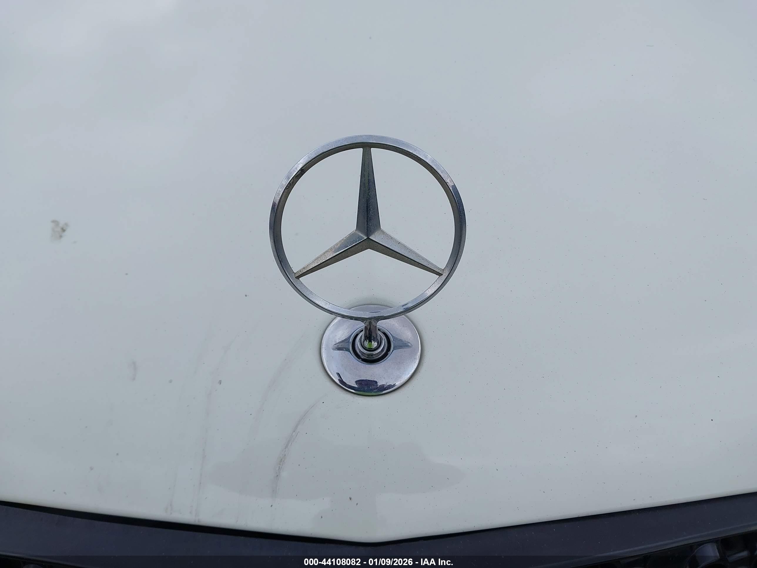 MERCEDES-BENZ E image 6