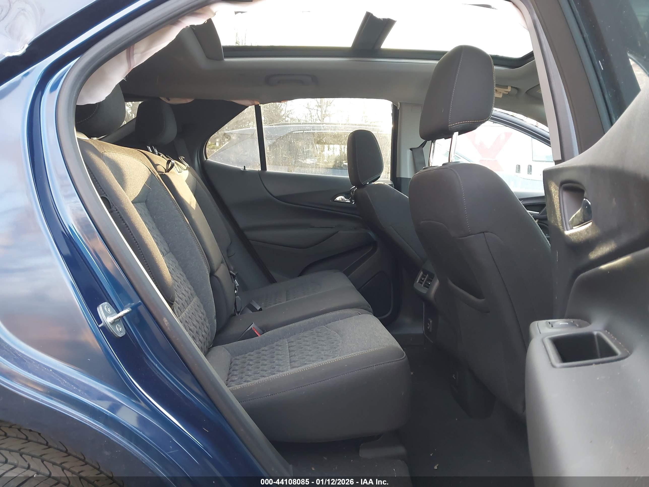 CHEVROLET EQUINOX image 8