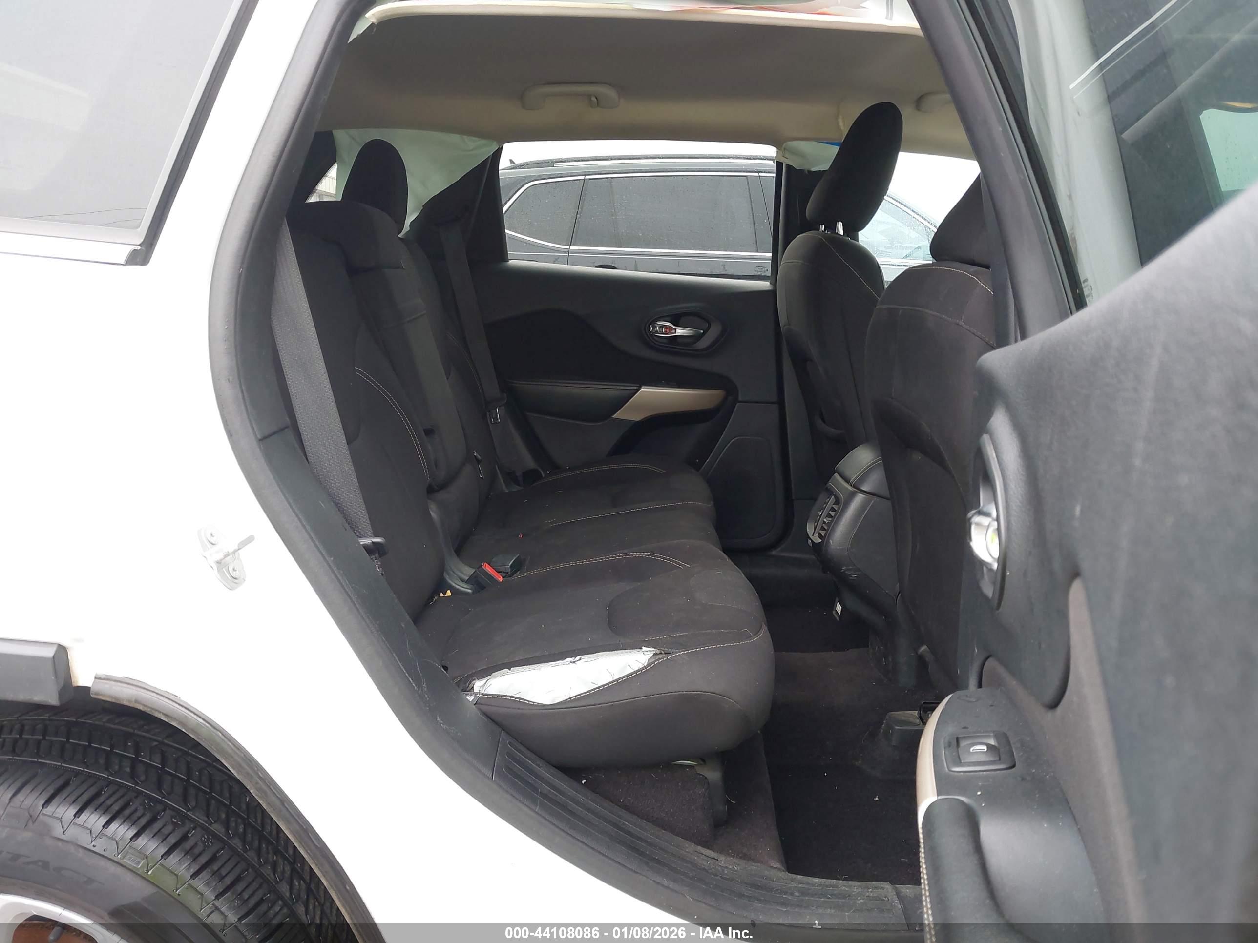 JEEP CHEROKEE image 8