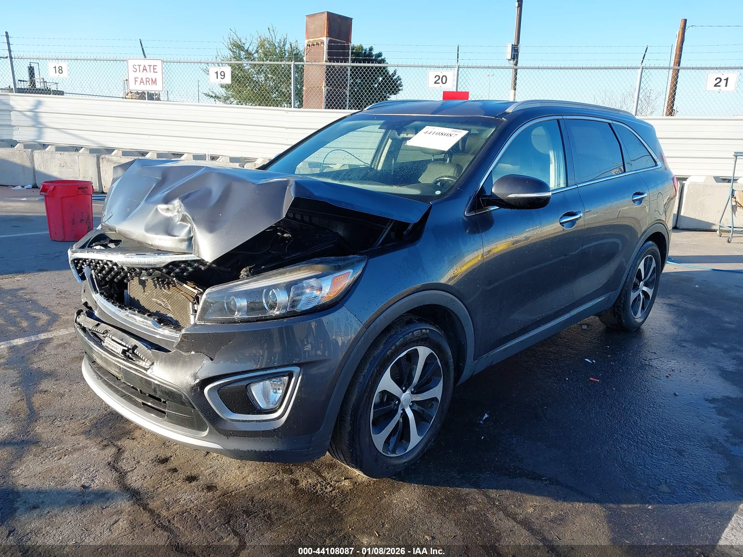 KIA SORENTO image 2
