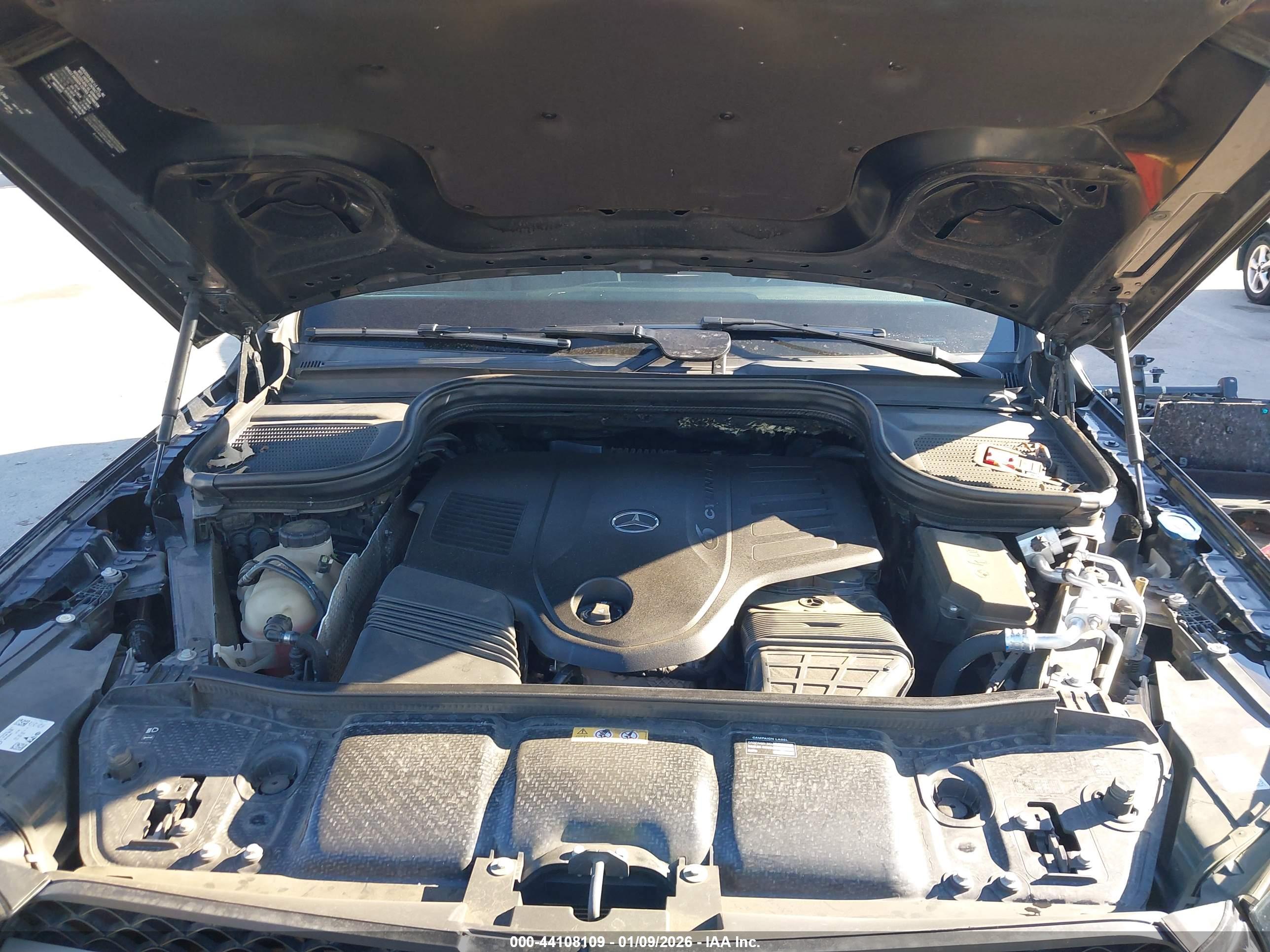 MERCEDES-BENZ GLS image 10