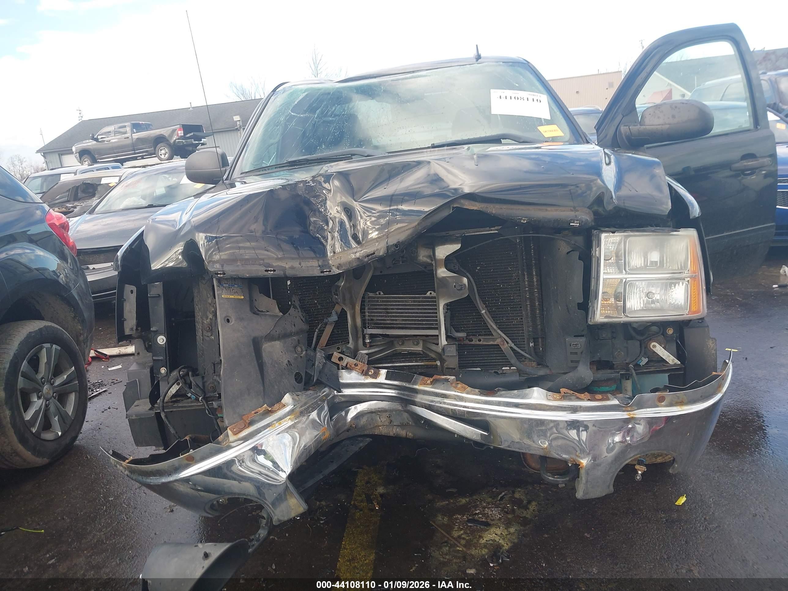 GMC SIERRA image 6