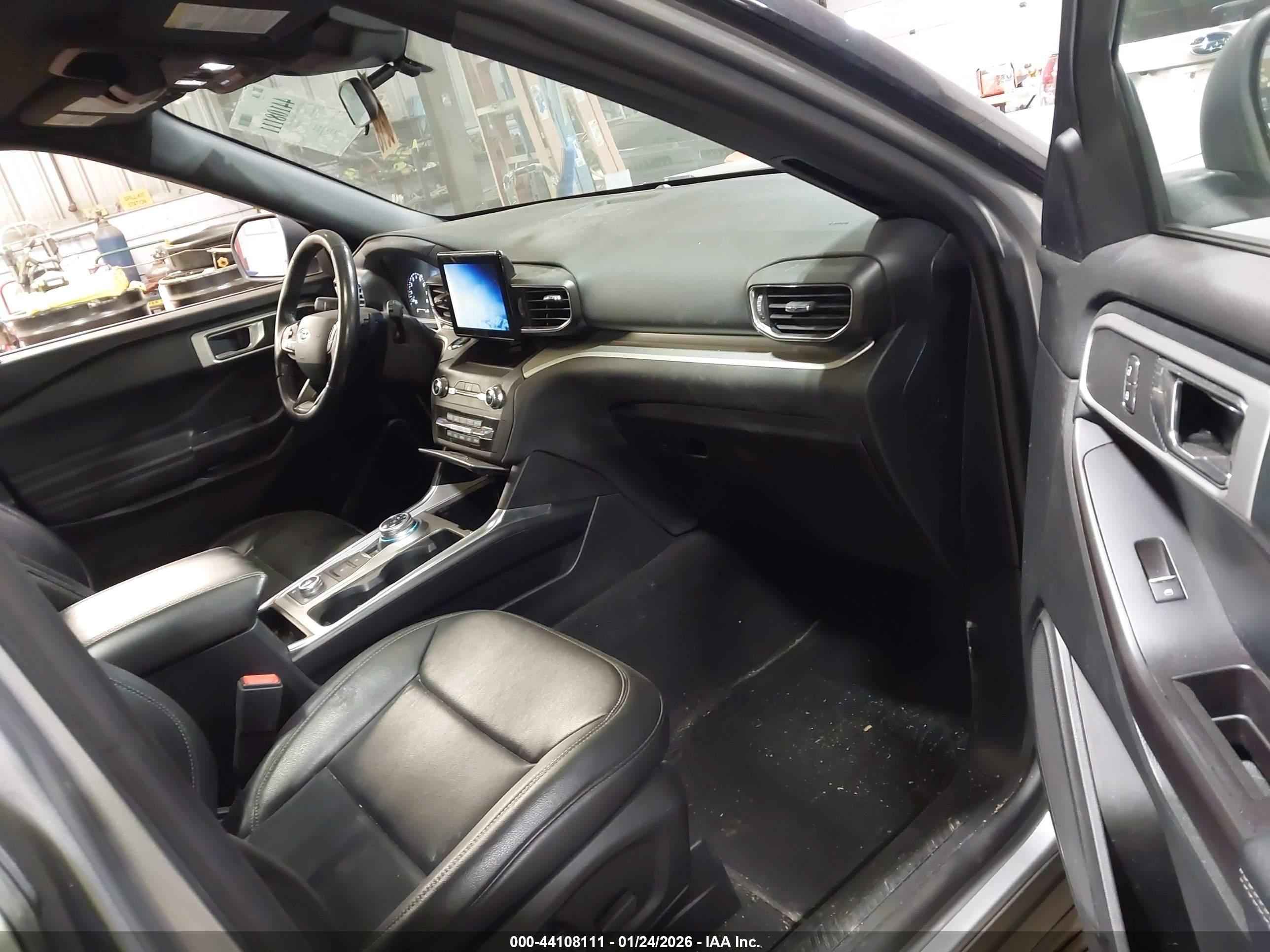 FORD EXPLORER image 5
