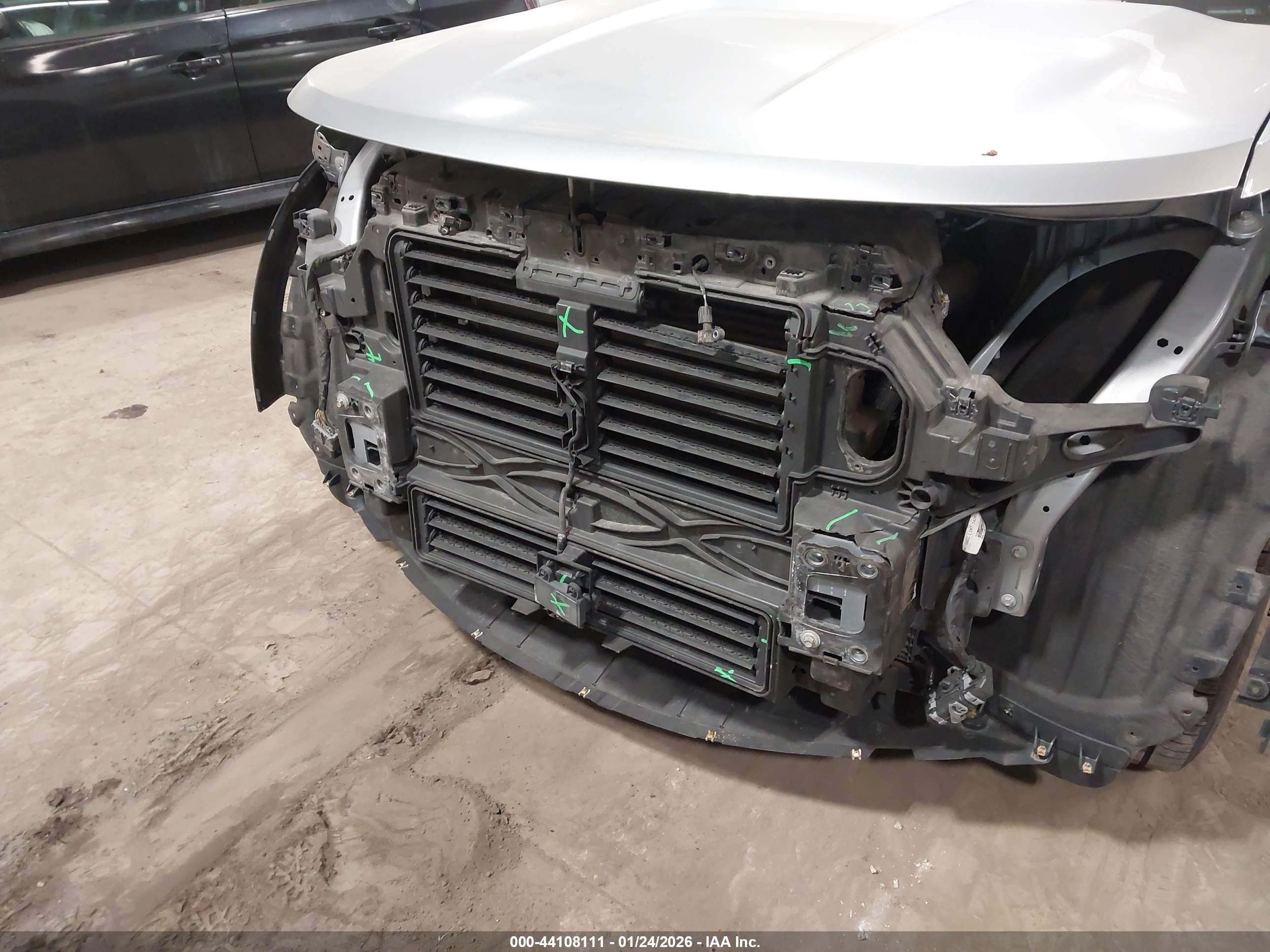 FORD EXPLORER image 6