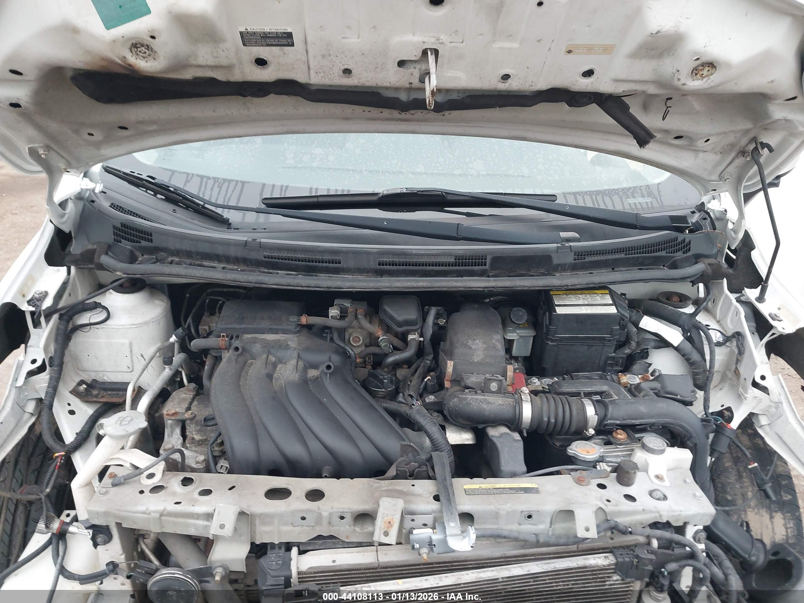 NISSAN VERSA image 10