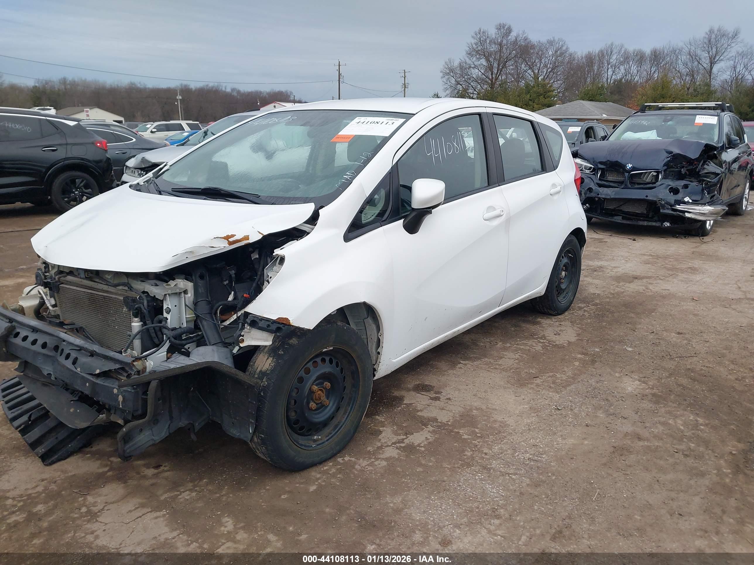 NISSAN VERSA image 2