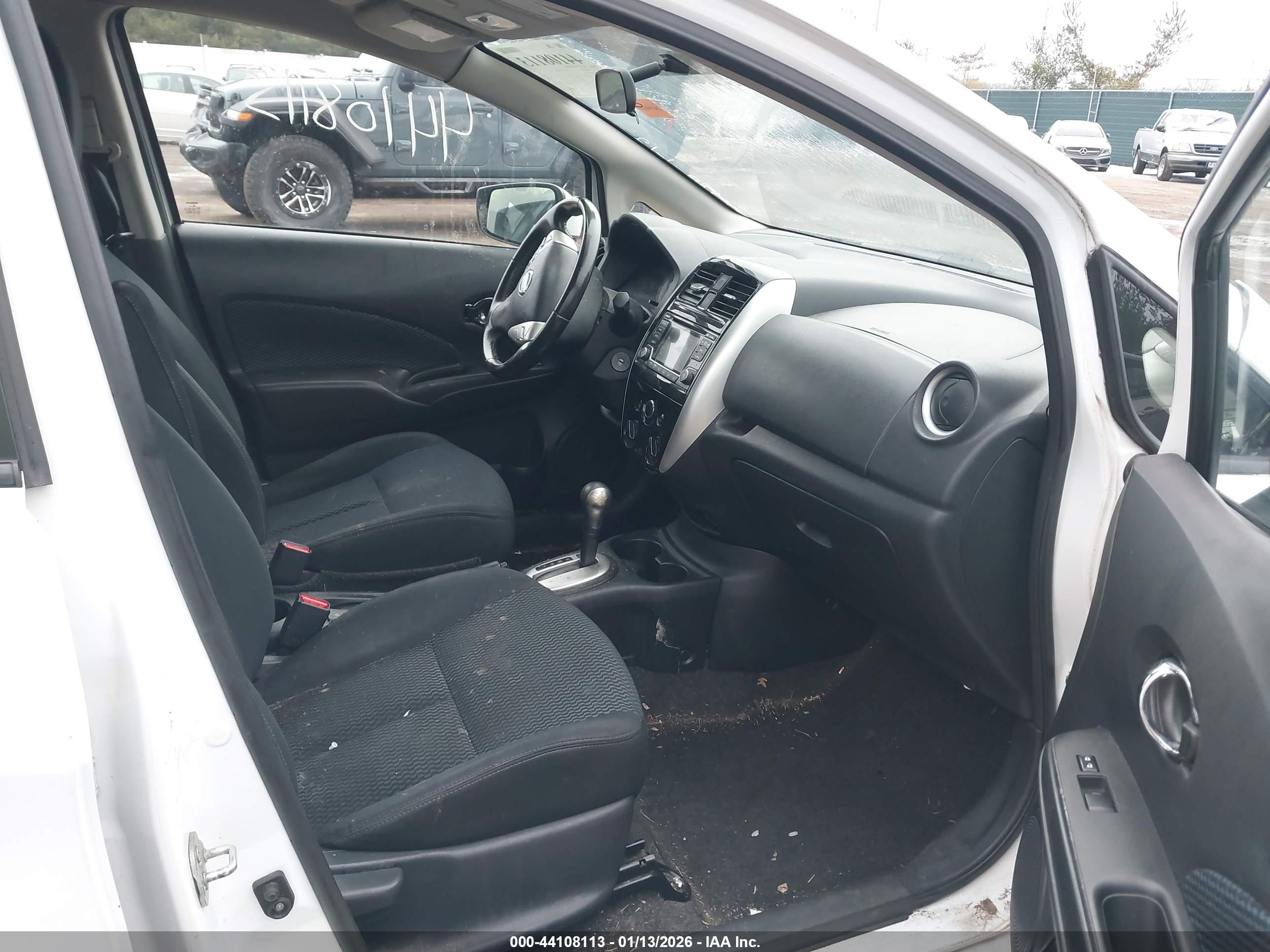 NISSAN VERSA image 5