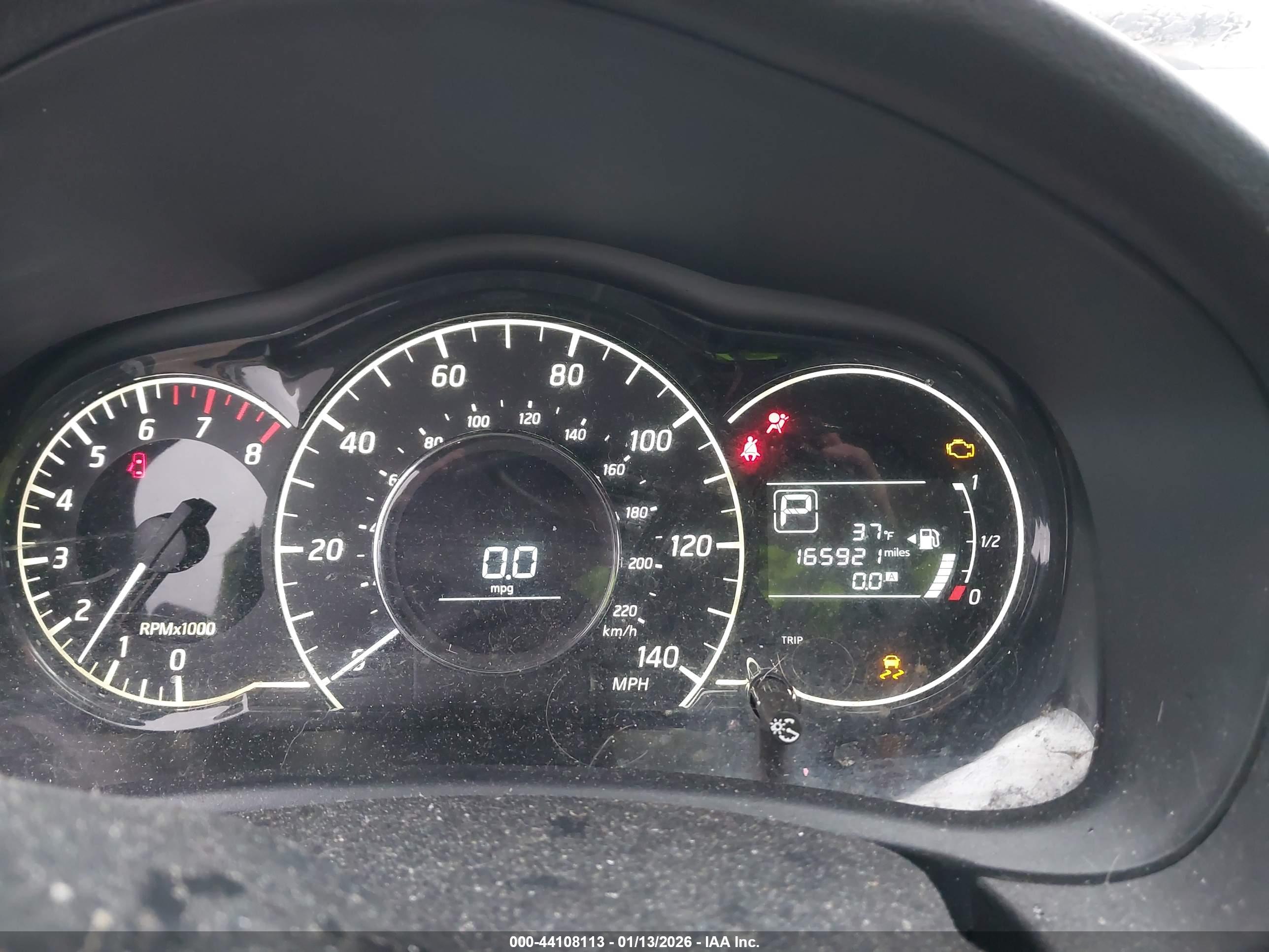 NISSAN VERSA image 7