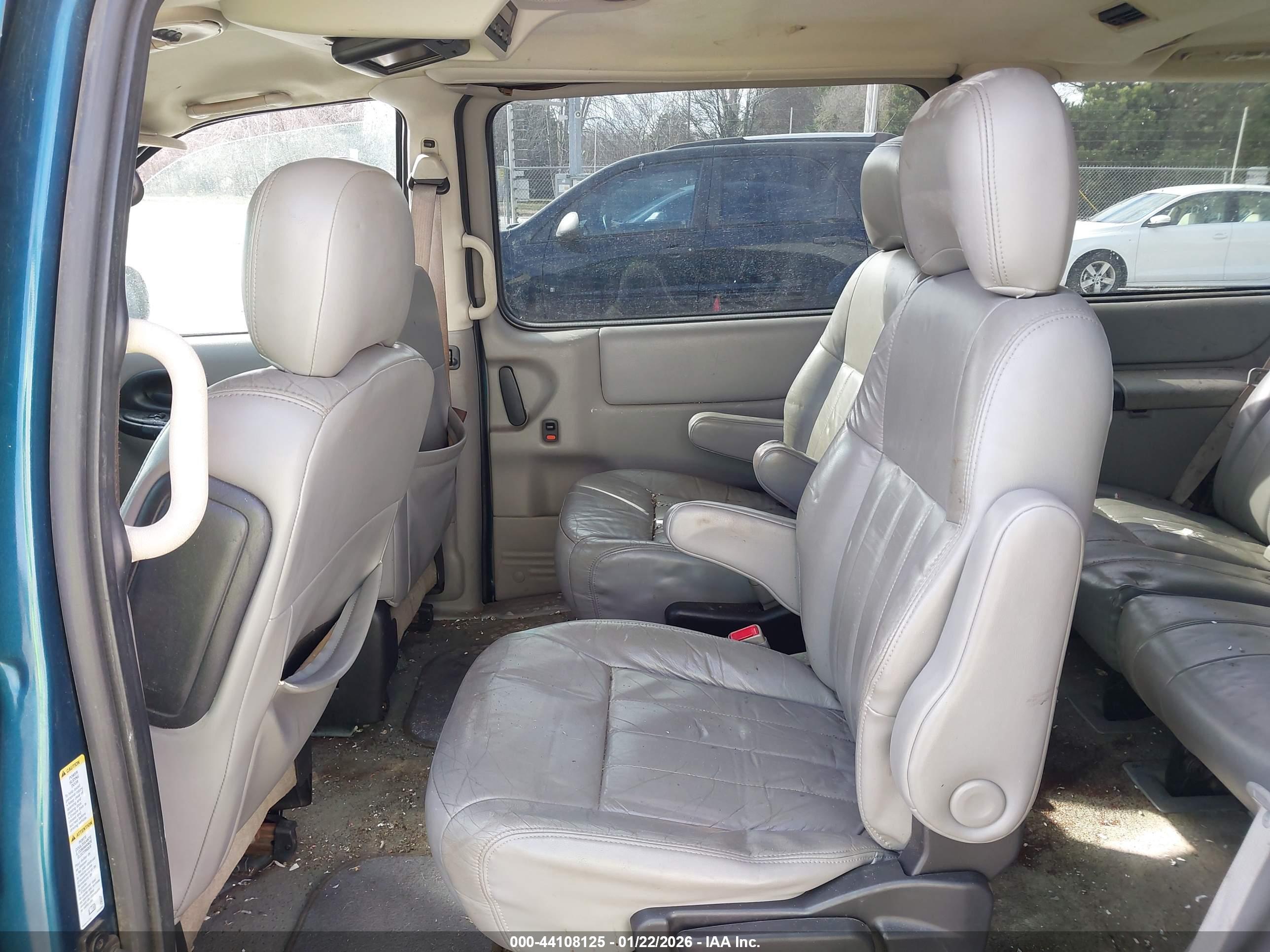 CHEVROLET VENTURE image 8
