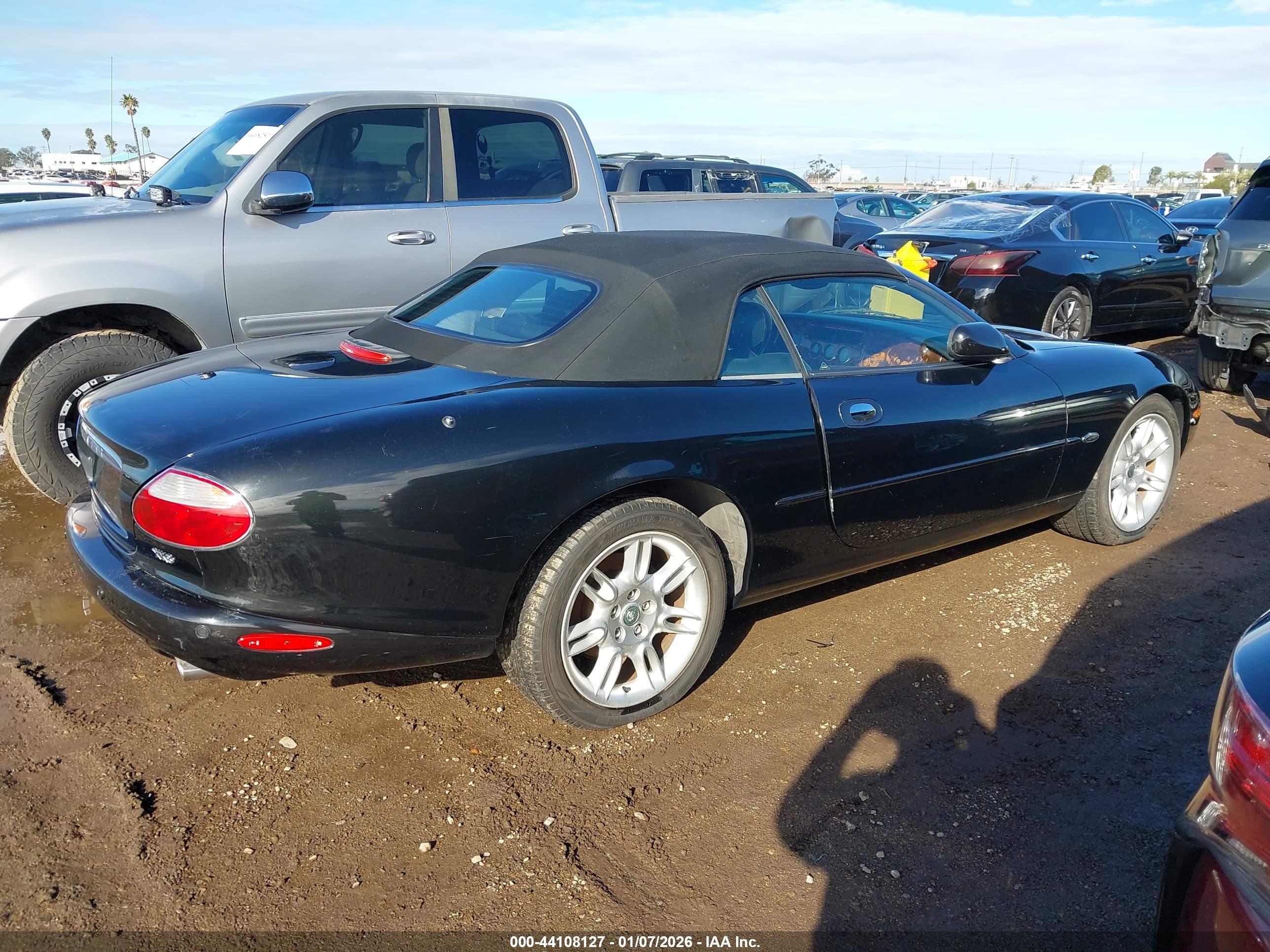 JAGUAR XK8 image 4