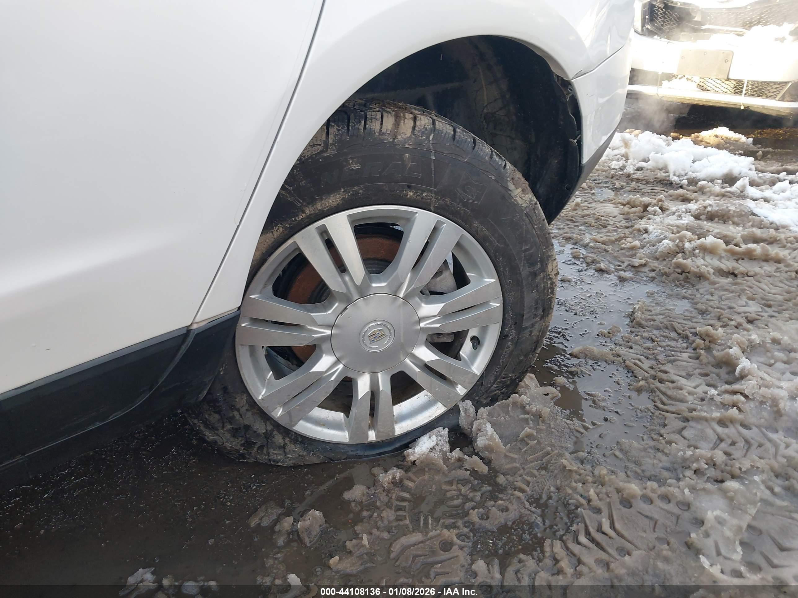 CADILLAC SRX image 6