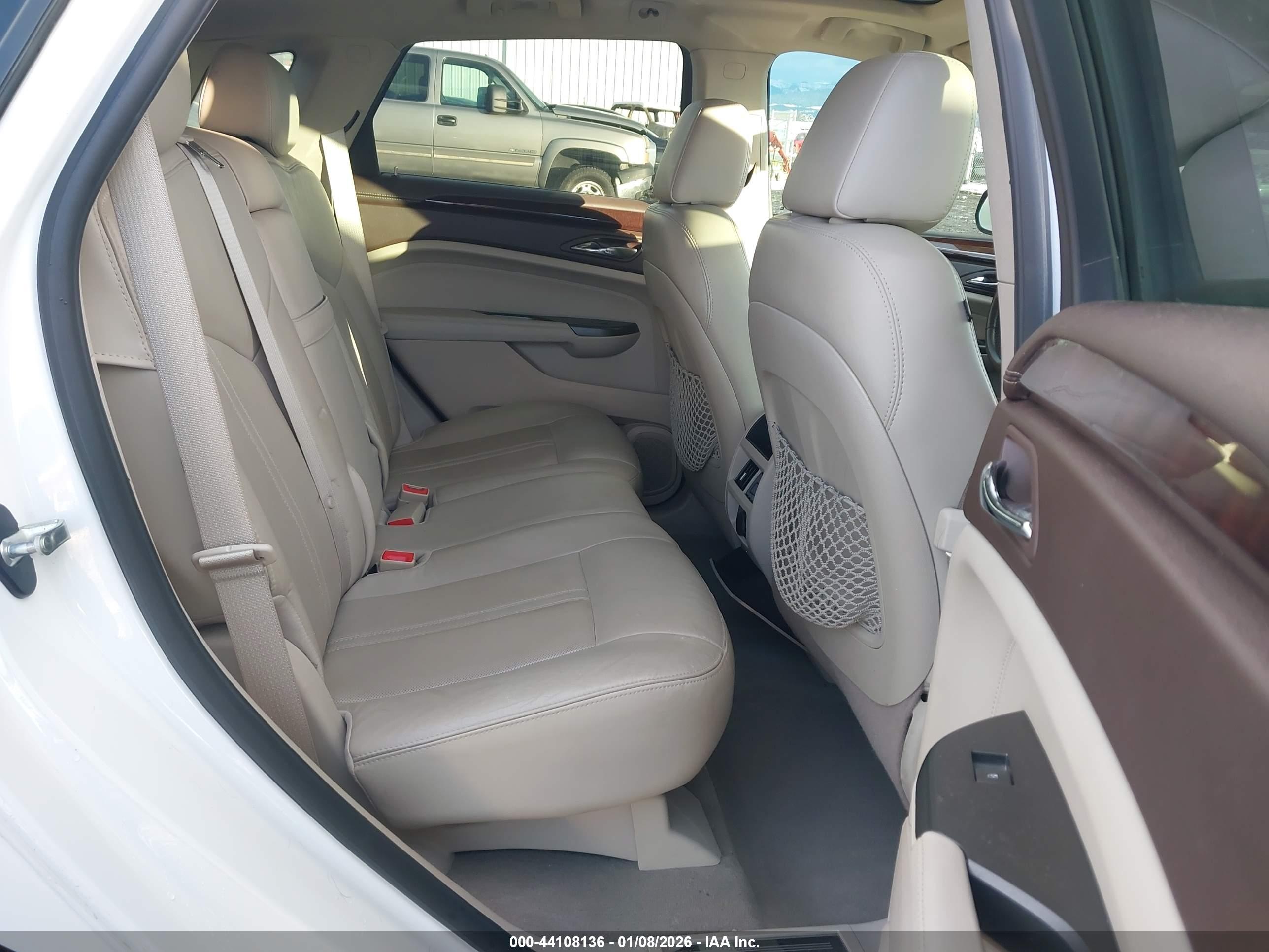 CADILLAC SRX image 8