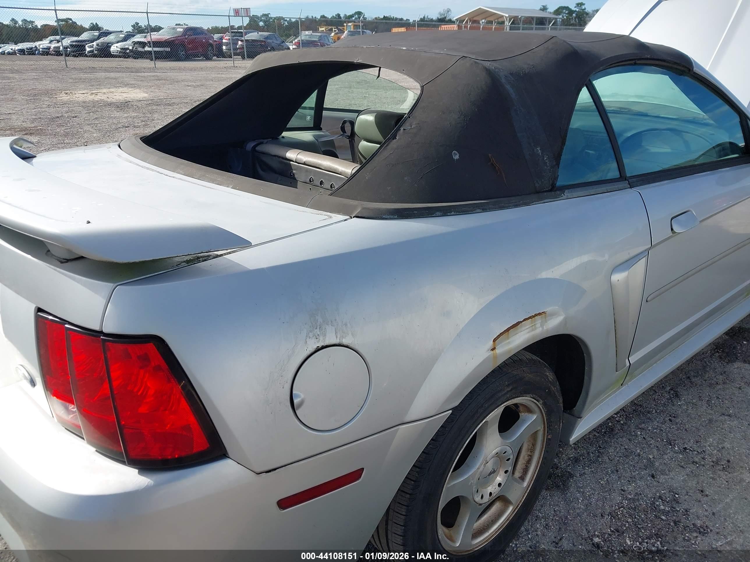 FORD MUSTANG image 6