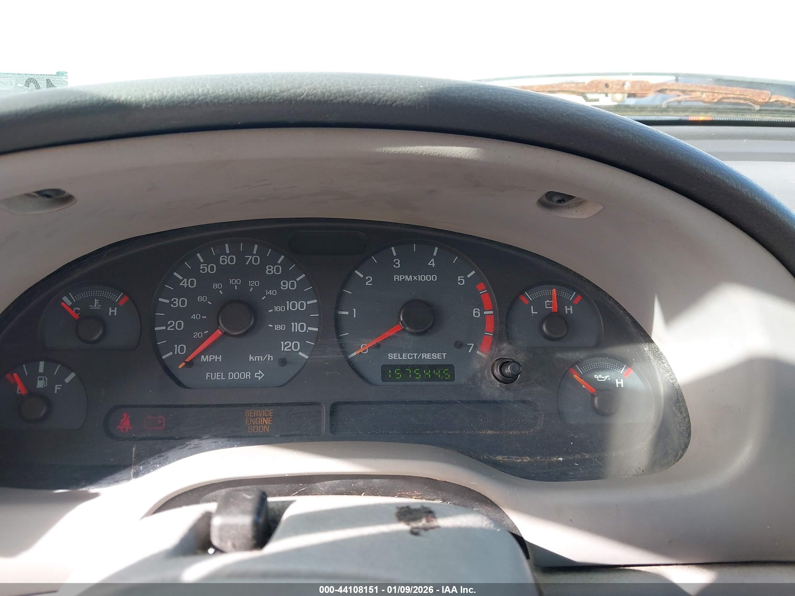 FORD MUSTANG image 7