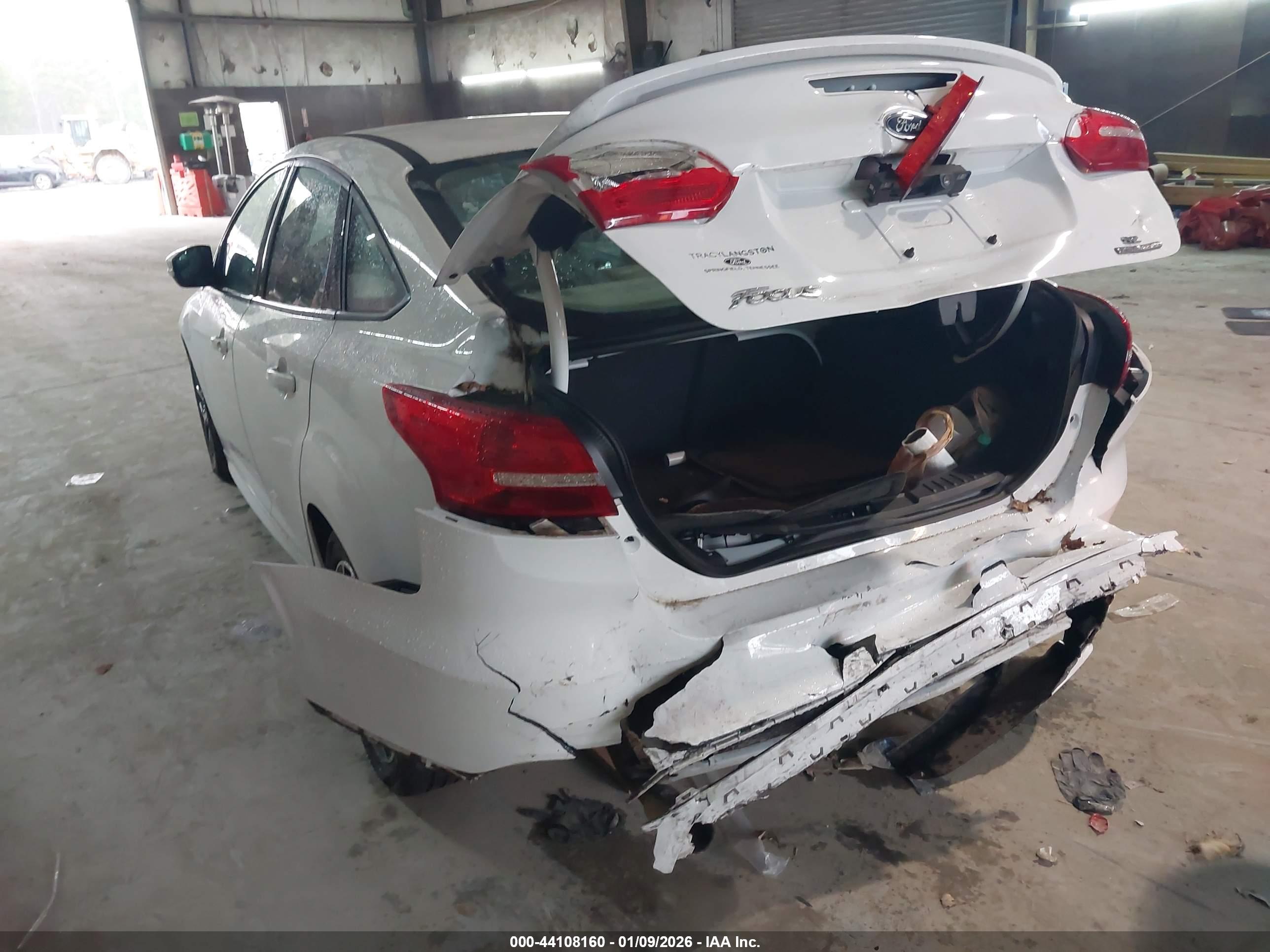 FORD FOCUS image 3