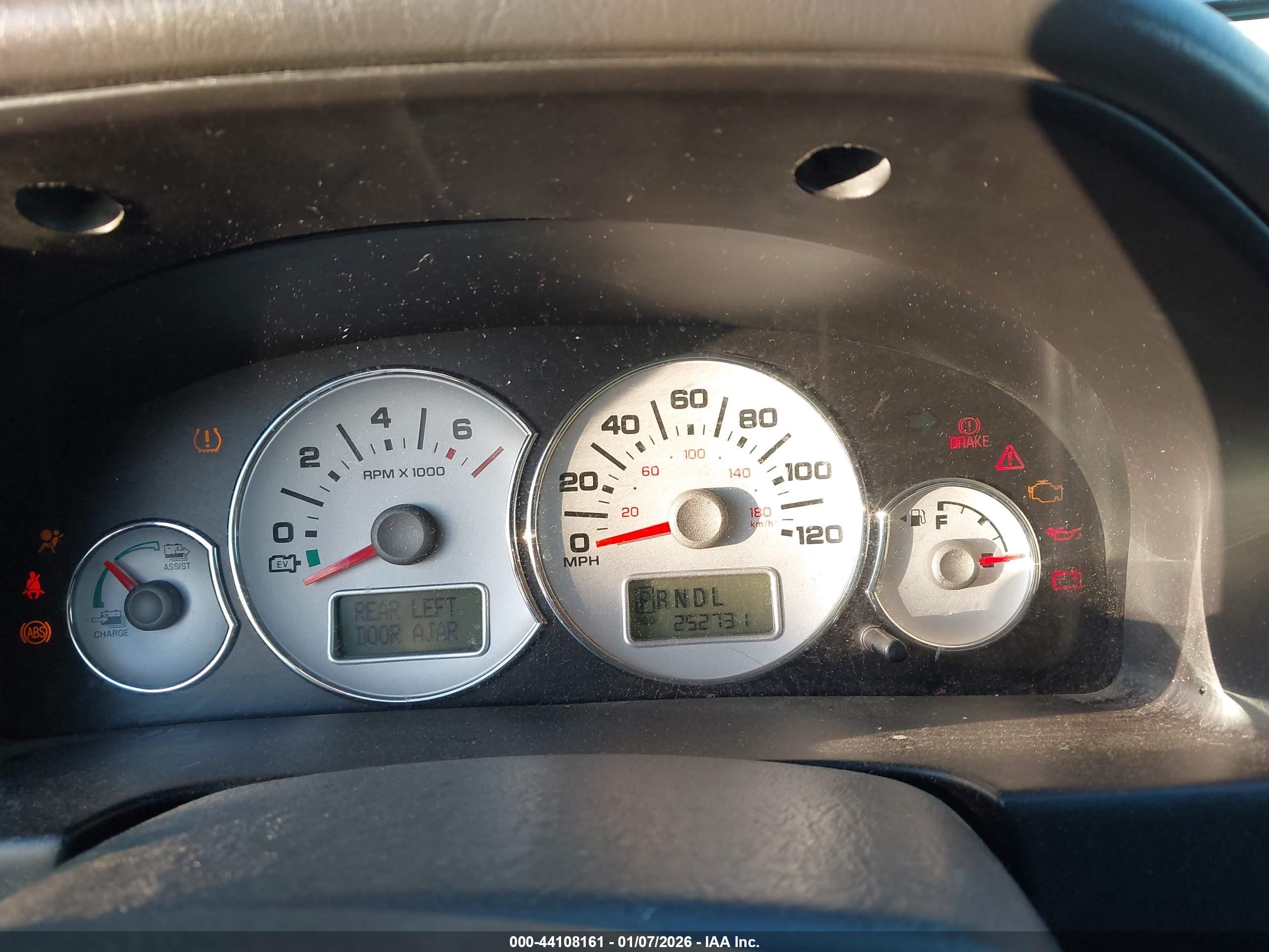 FORD ESCAPE image 7