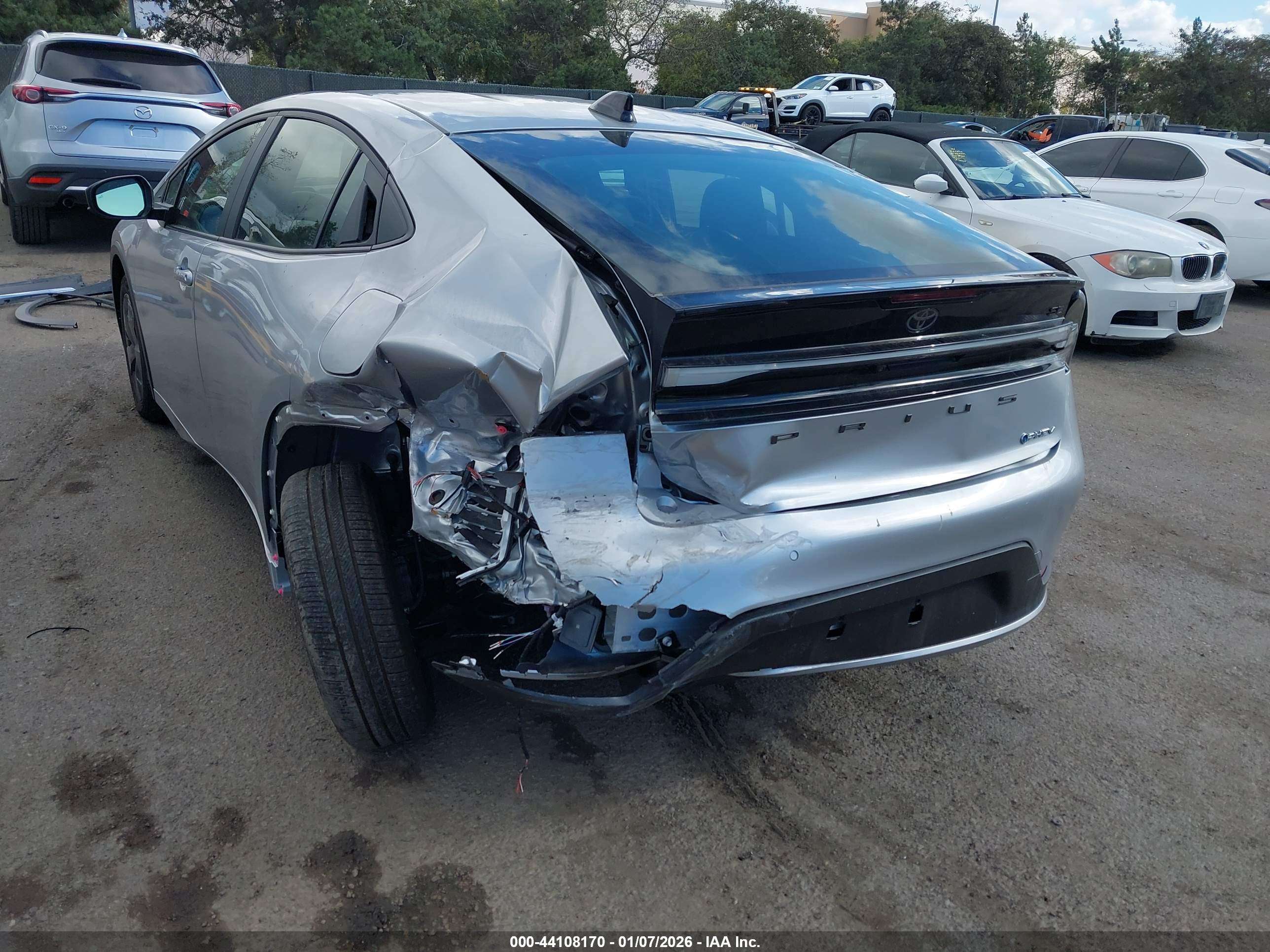 TOYOTA PRIUS image 6