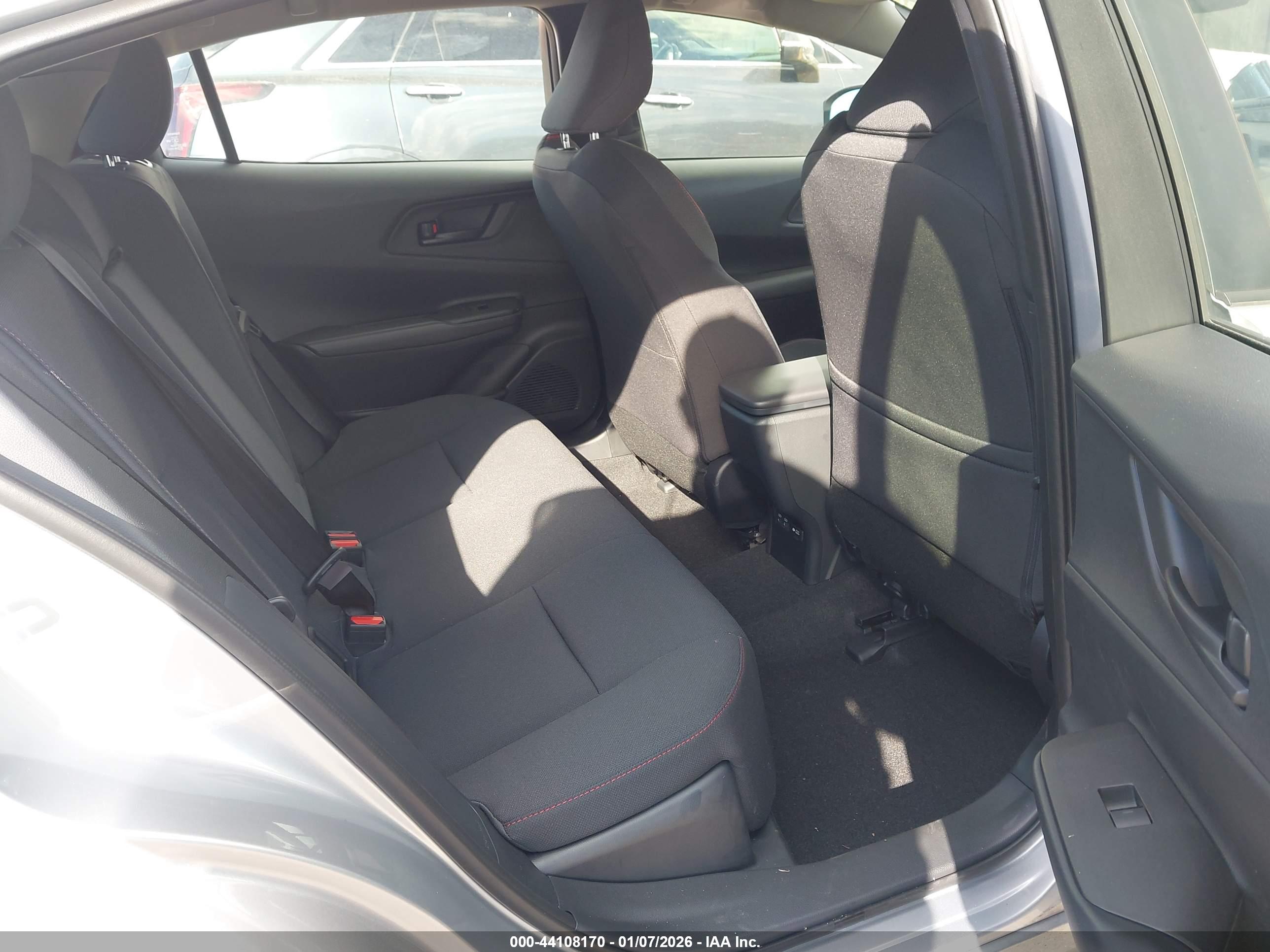 TOYOTA PRIUS image 8