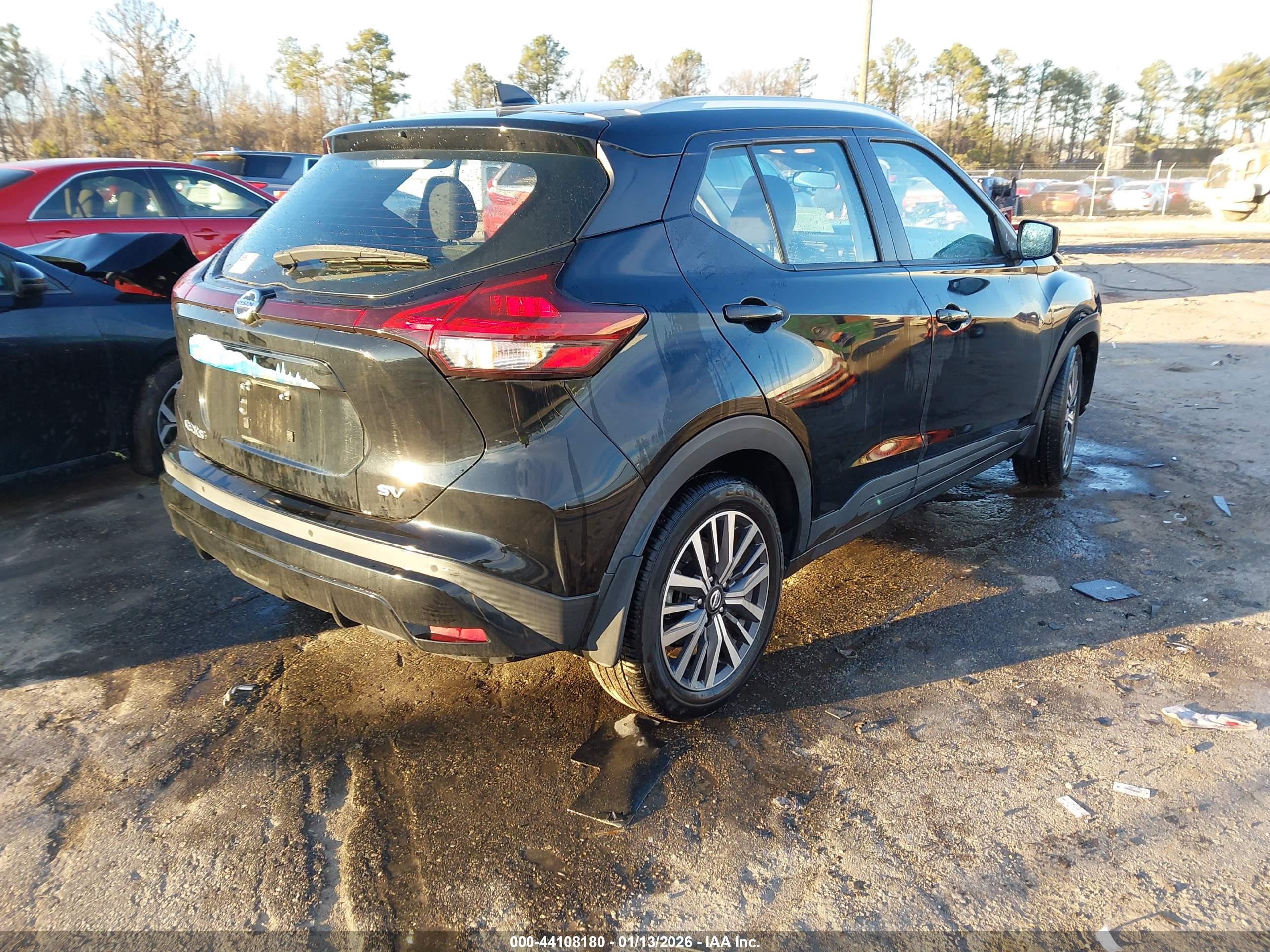 NISSAN KICKS image 4