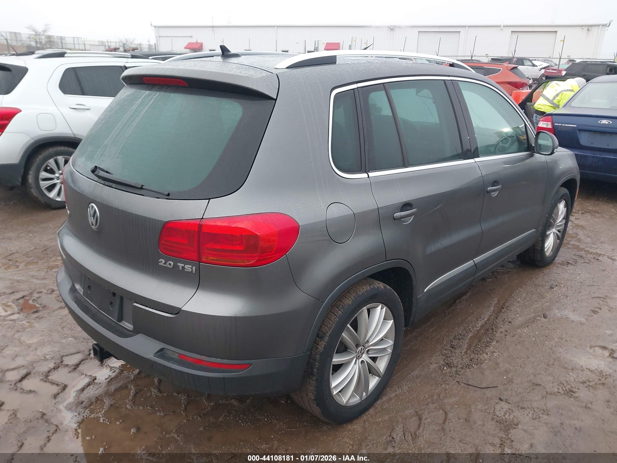 VOLKSWAGEN TIGUAN image 4