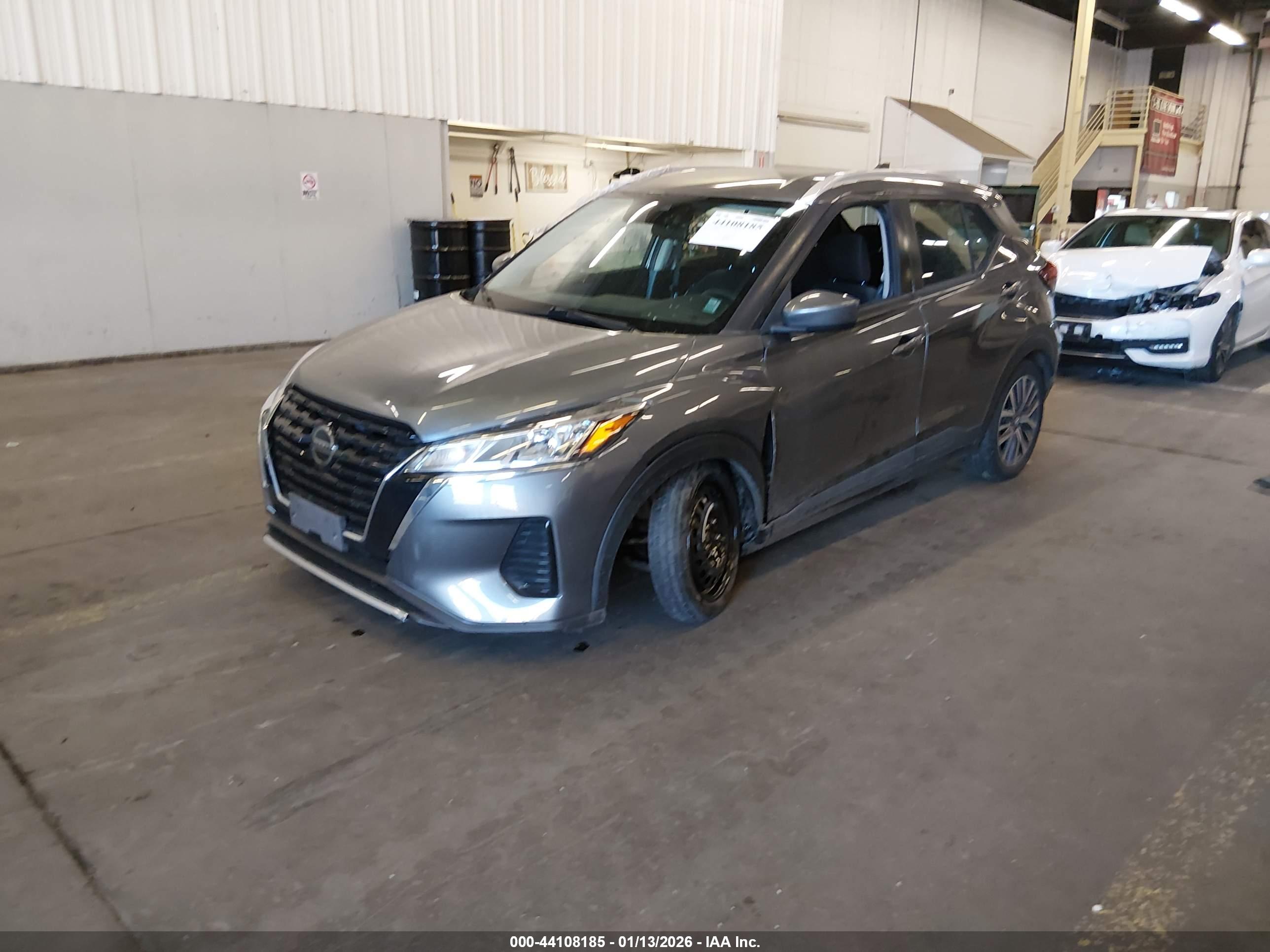 NISSAN KICKS image 2