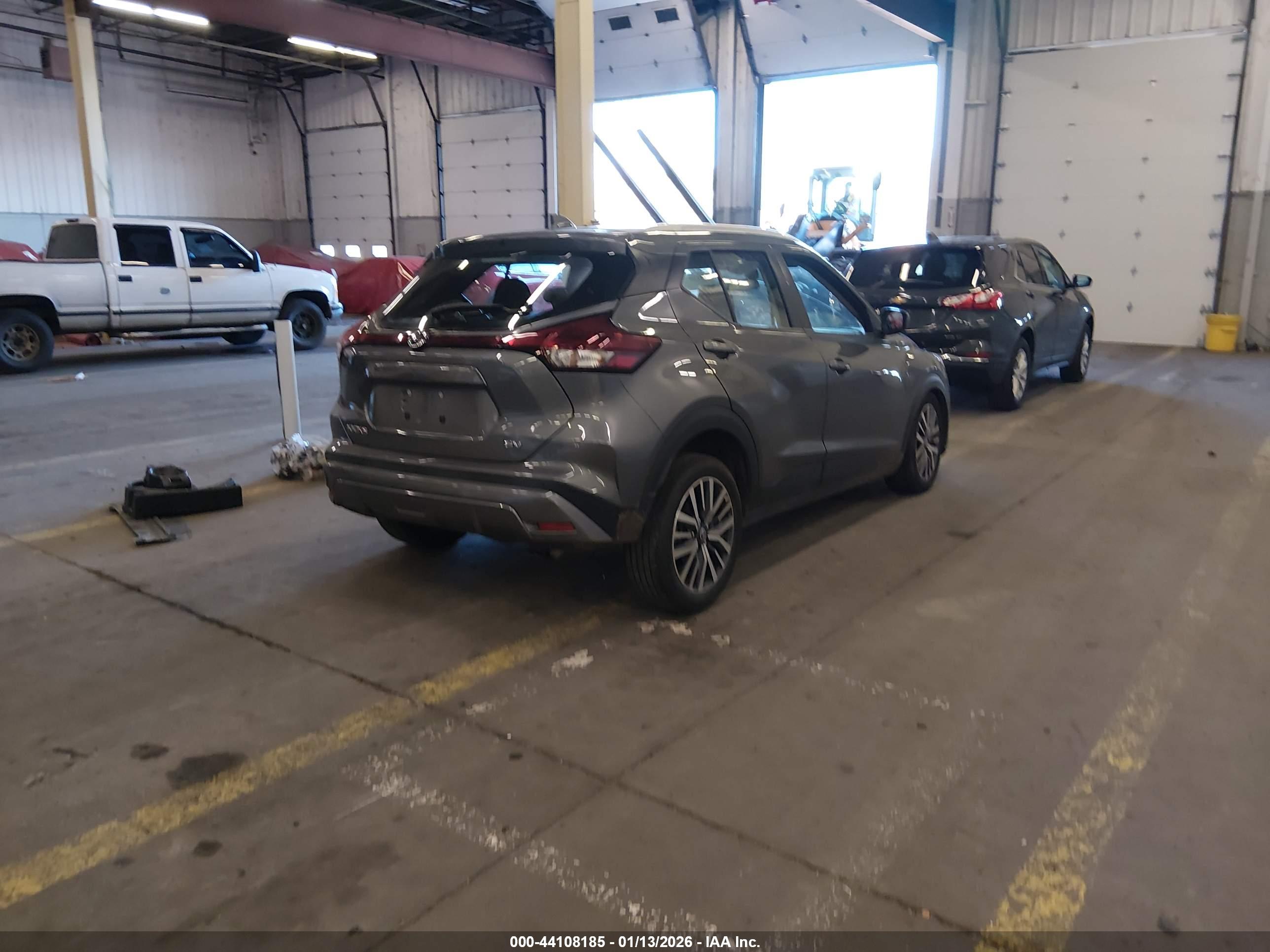 NISSAN KICKS image 4