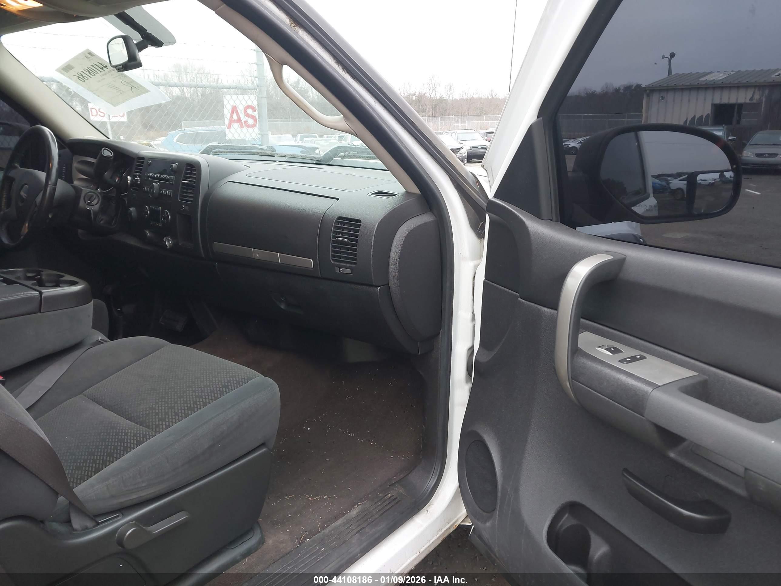 GMC SIERRA image 5