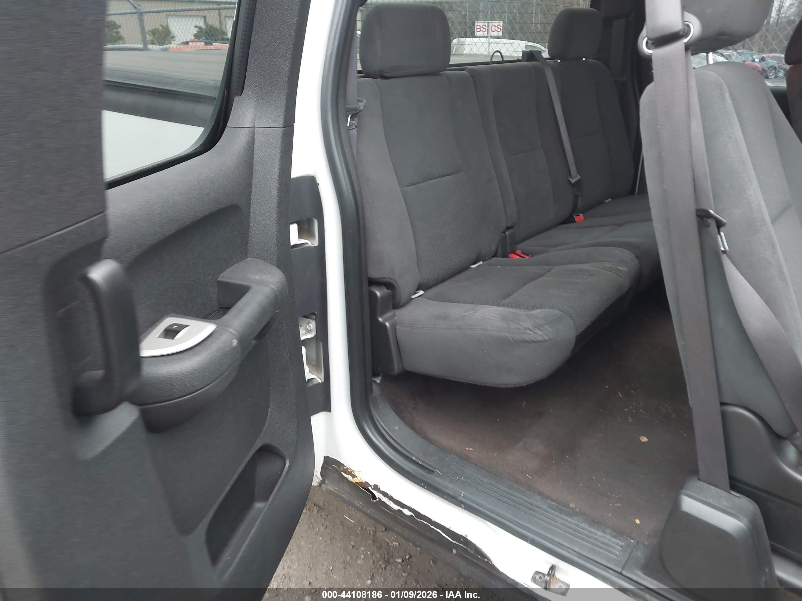 GMC SIERRA image 8