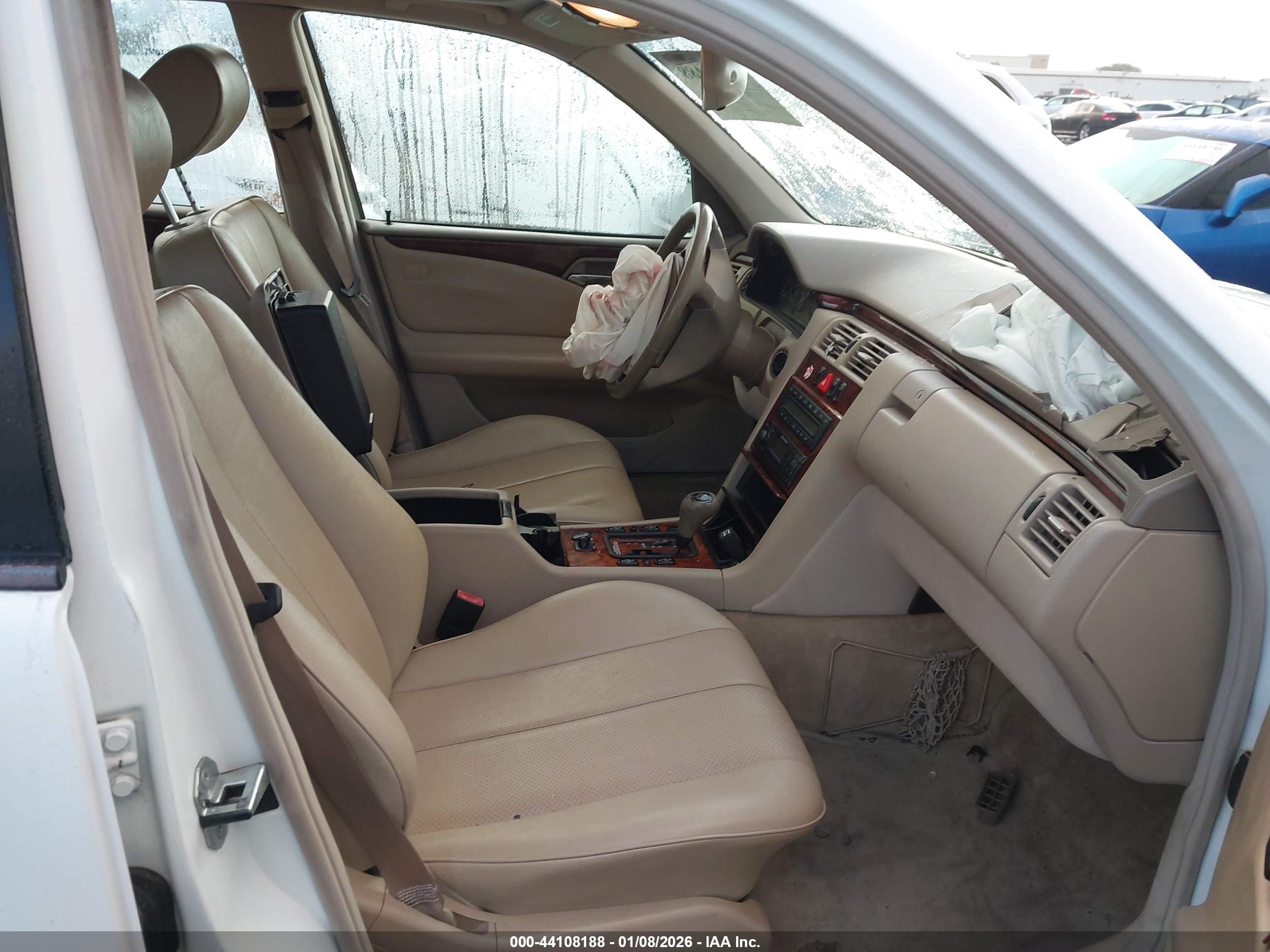 MERCEDES-BENZ E image 5
