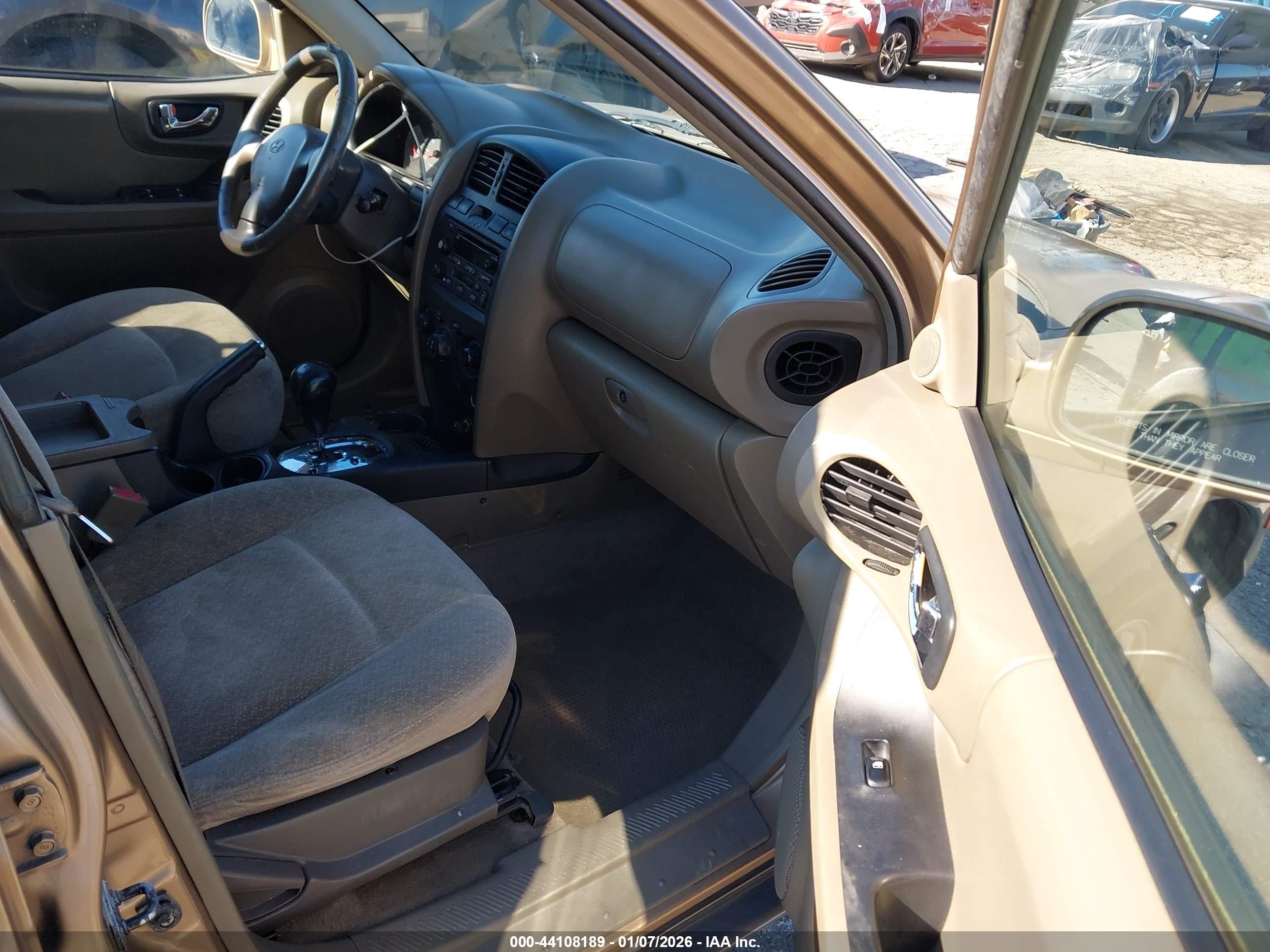HYUNDAI SANTA image 5