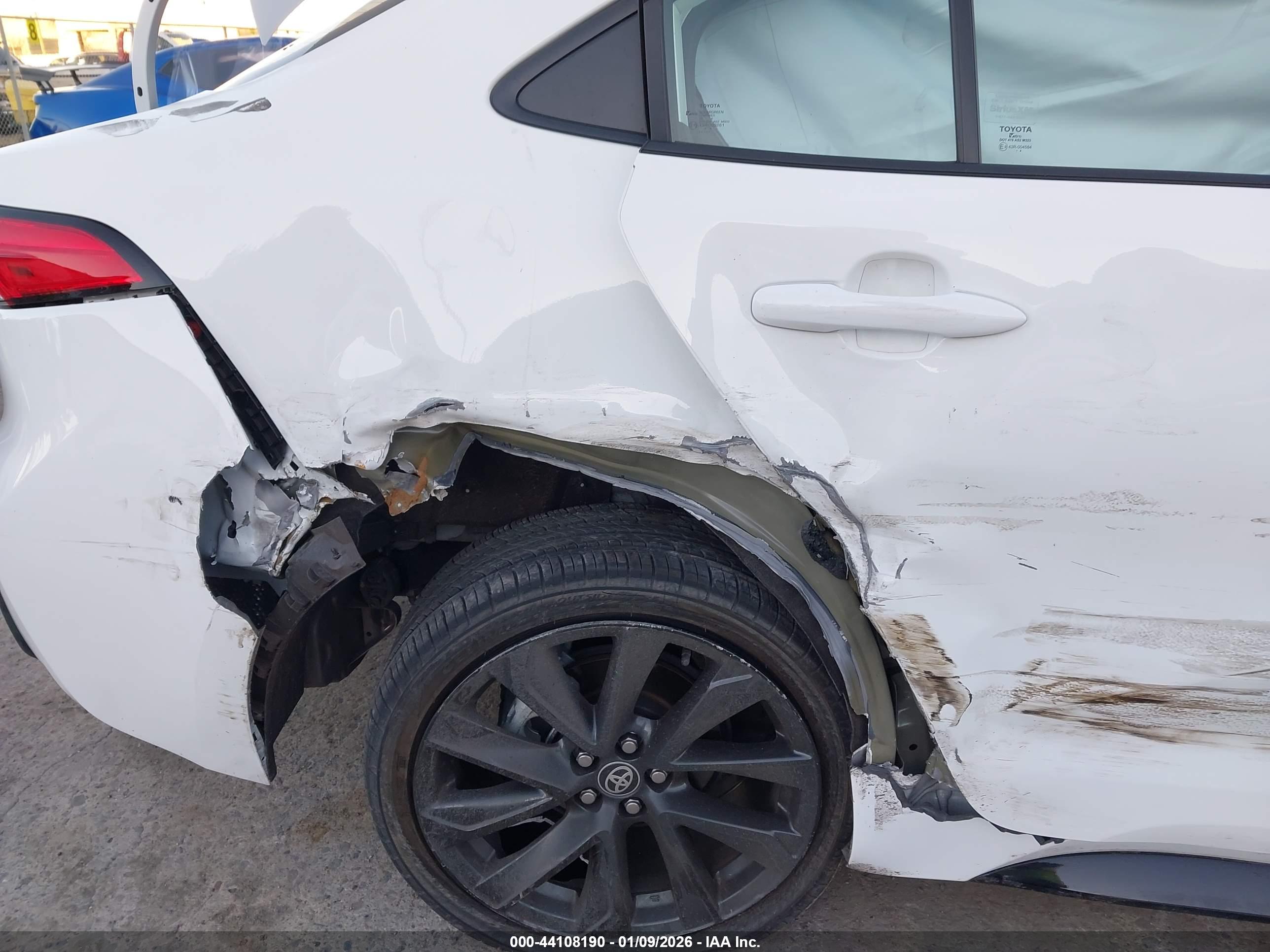 TOYOTA COROLLA image 6