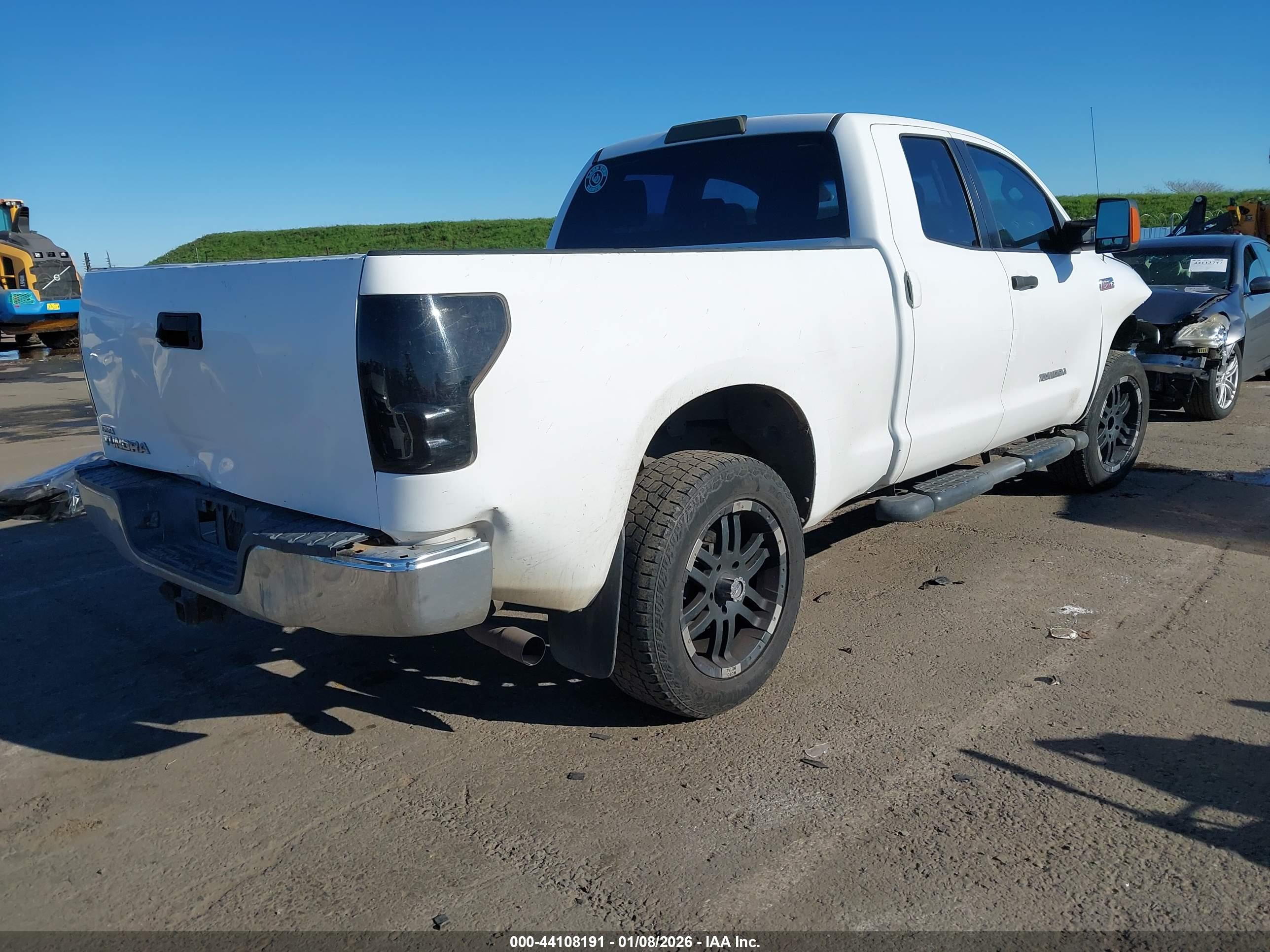 TOYOTA TUNDRA image 4