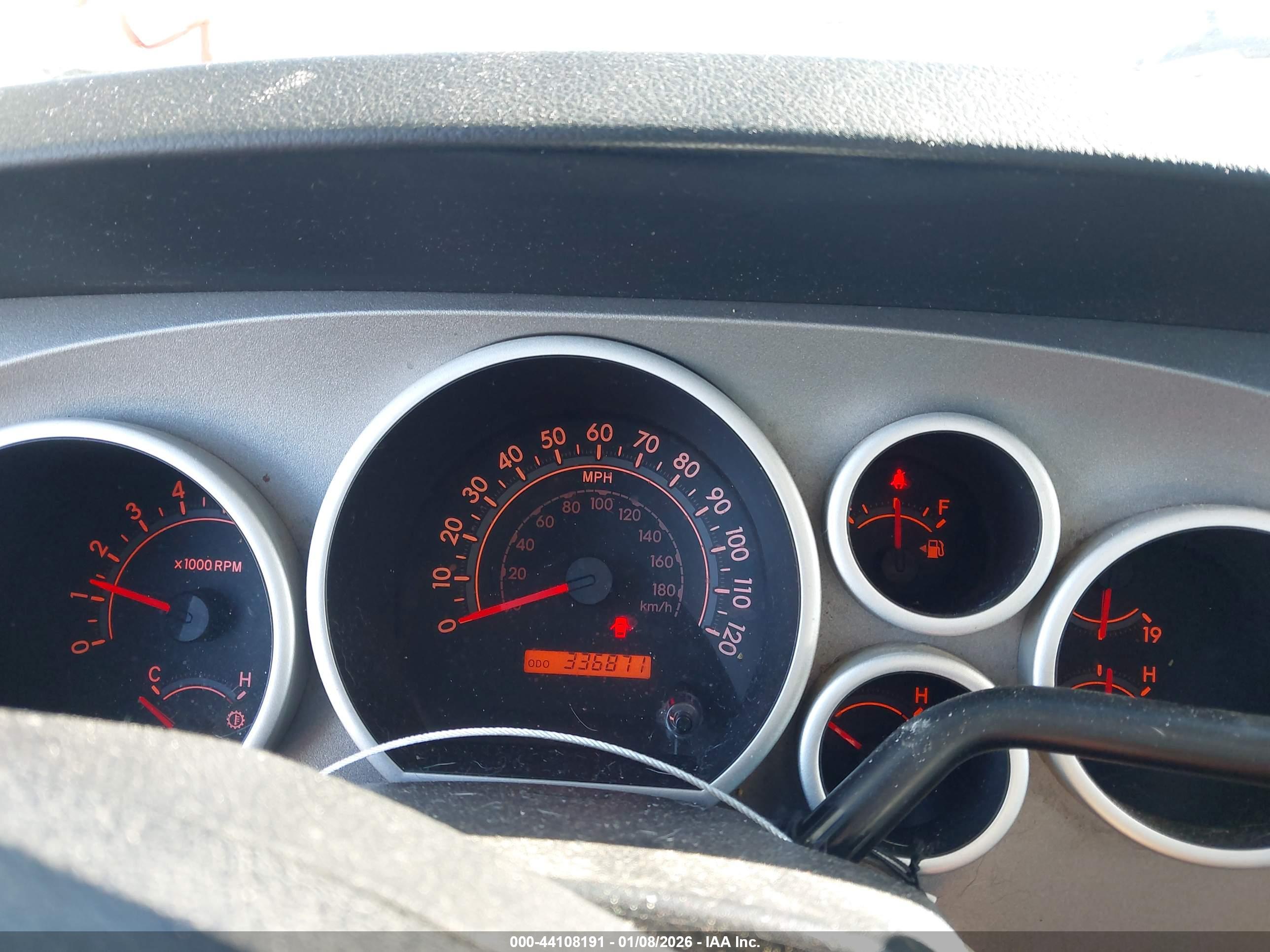 TOYOTA TUNDRA image 7