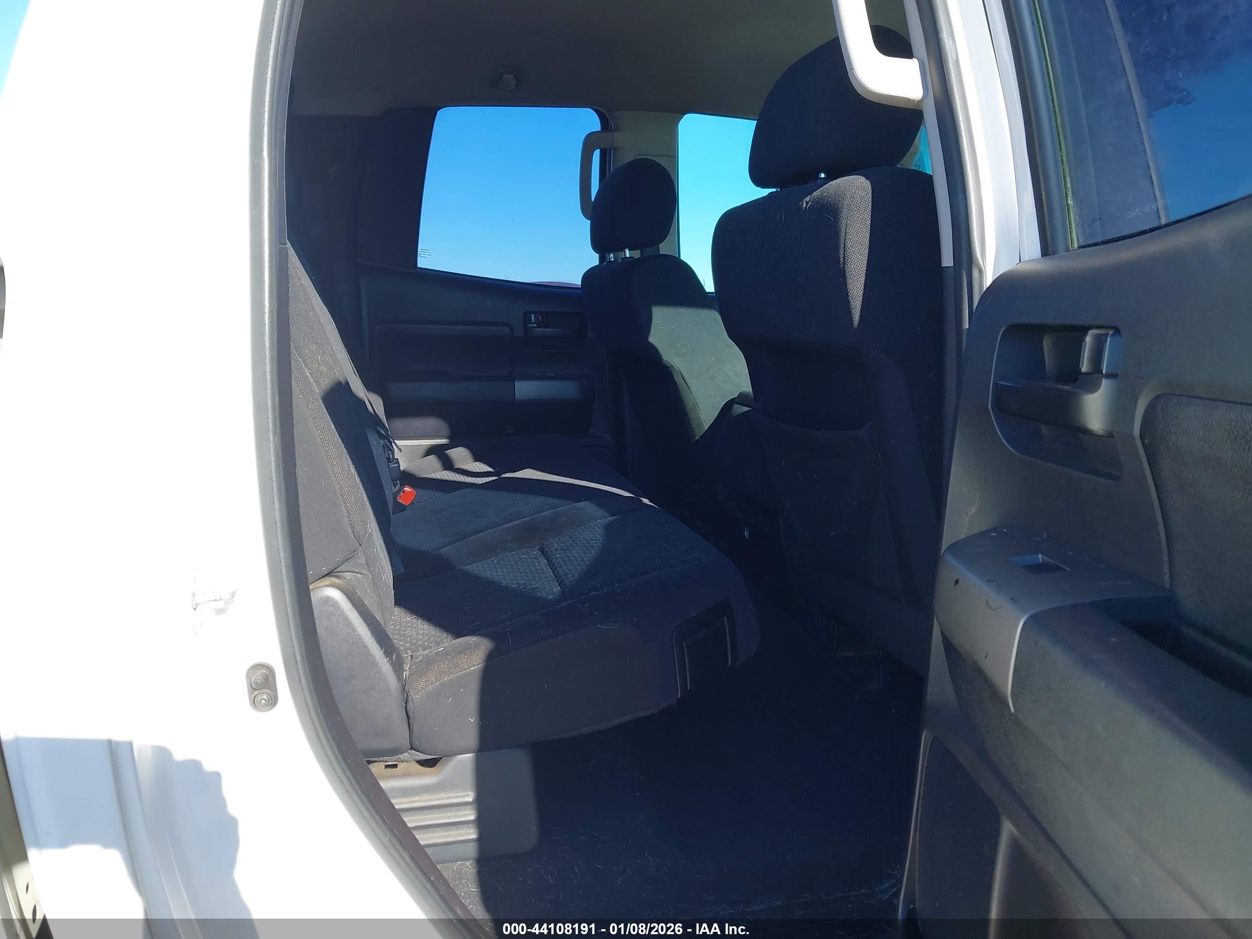 TOYOTA TUNDRA image 8