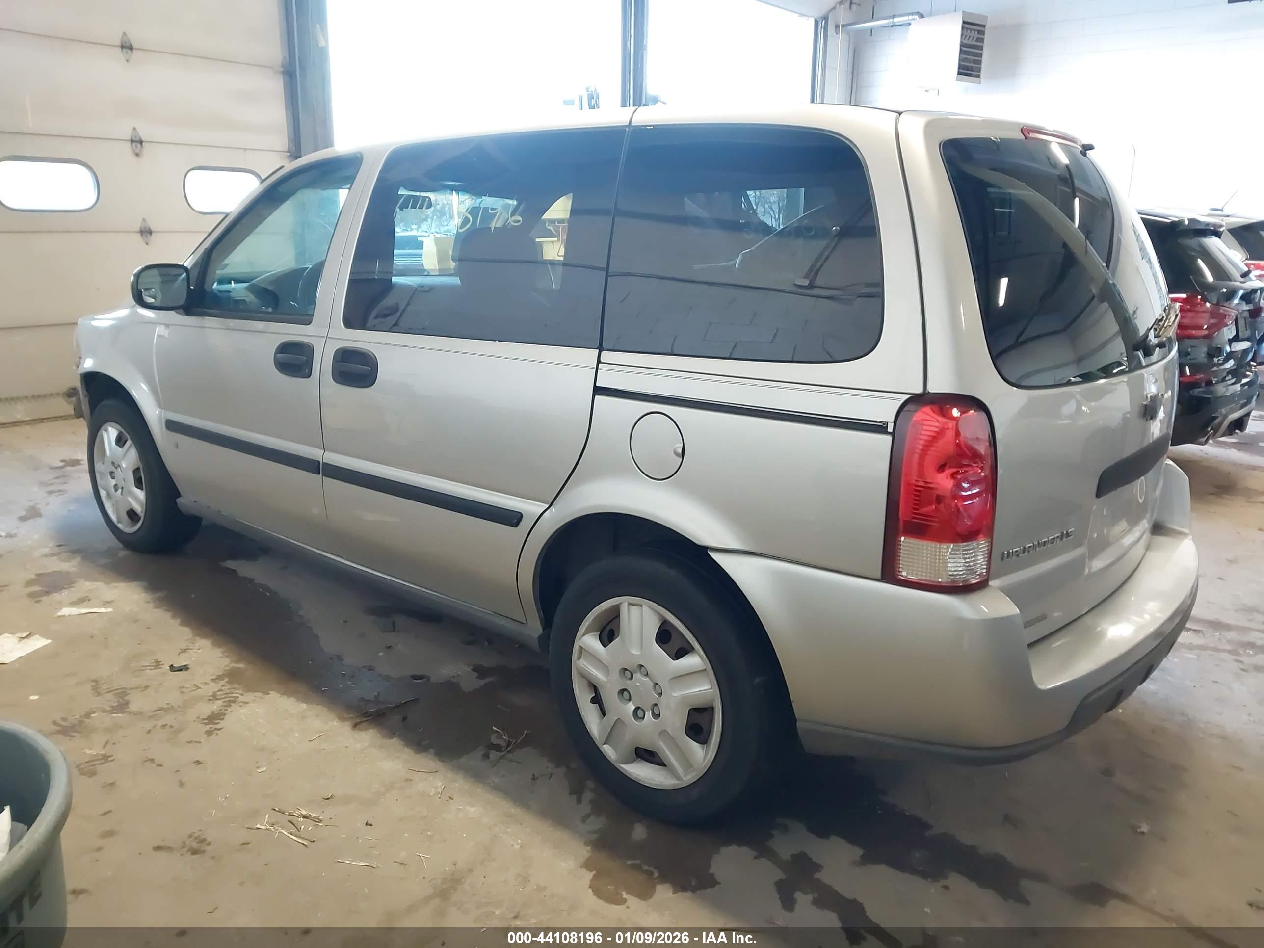 CHEVROLET UPLANDER image 3