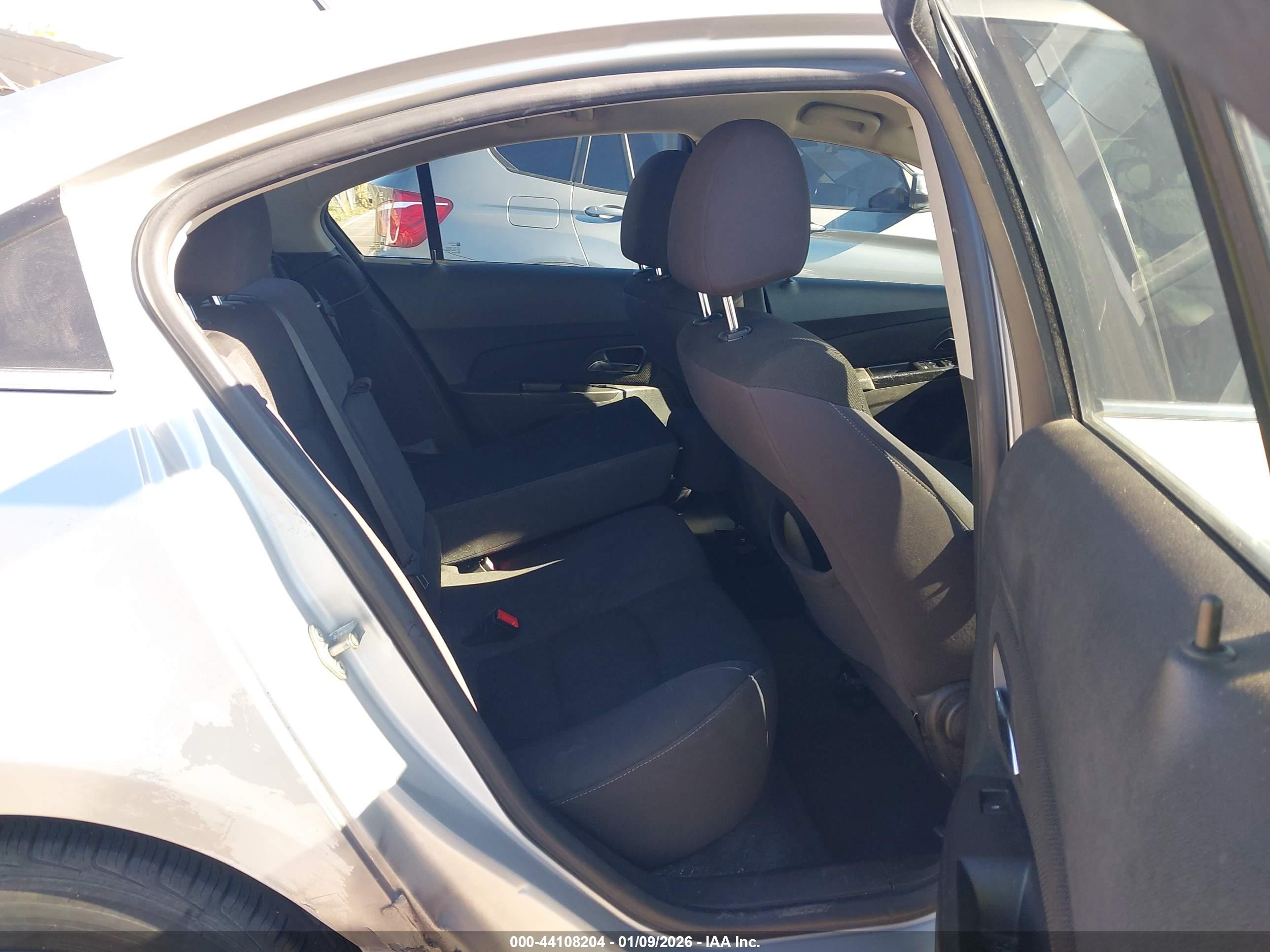 CHEVROLET CRUZE image 8