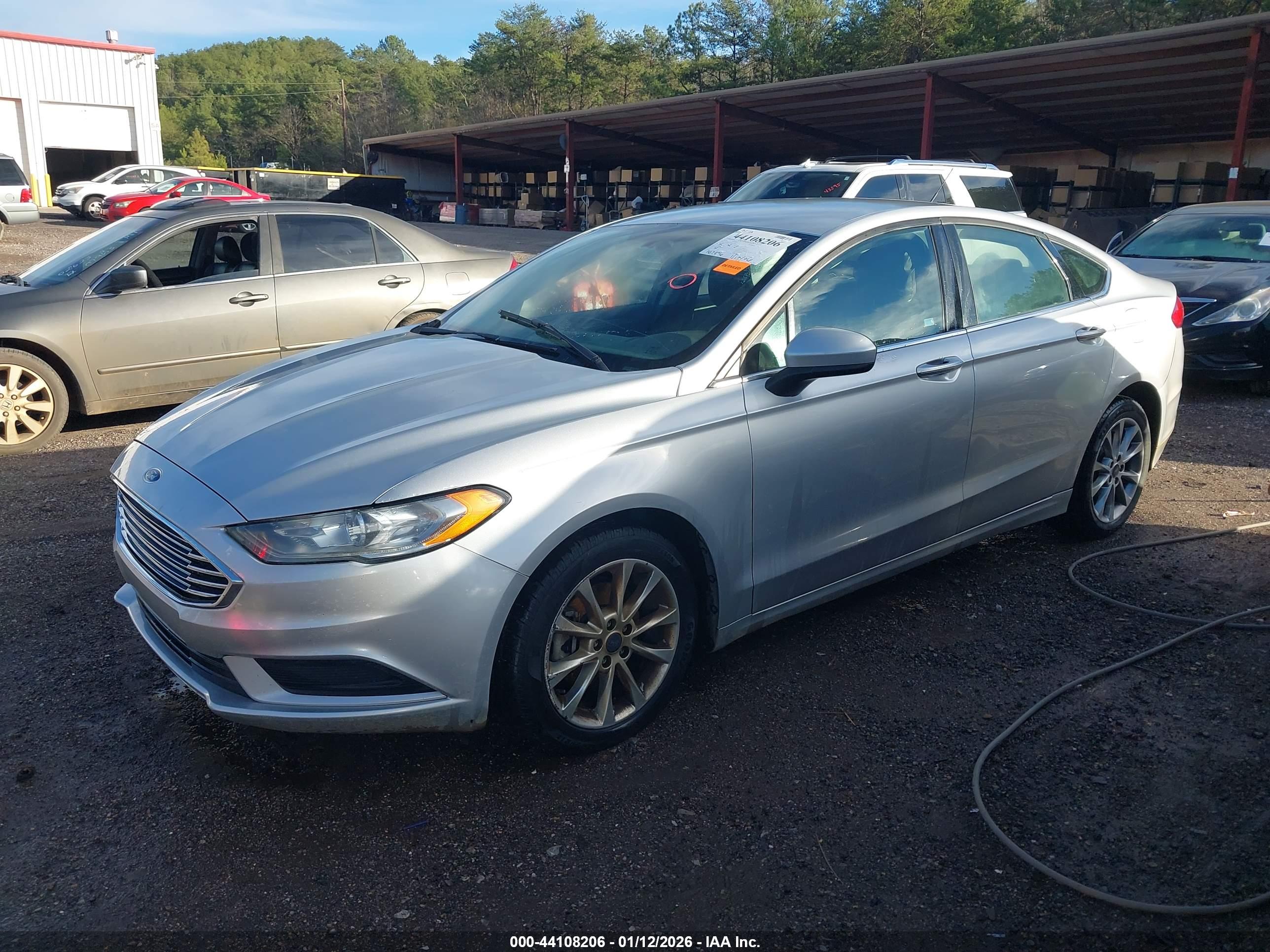 FORD FUSION image 2