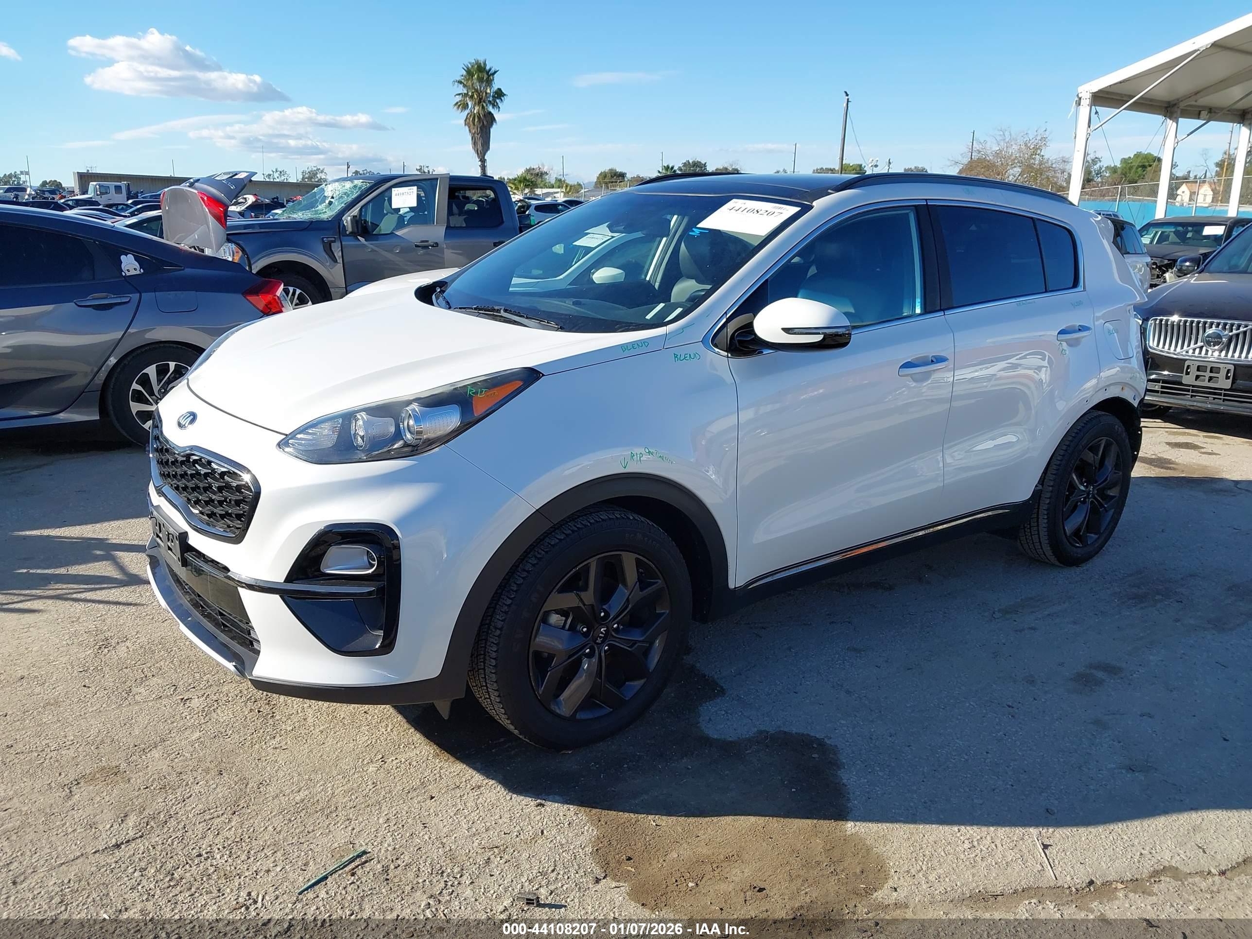 KIA SPORTAGE image 2