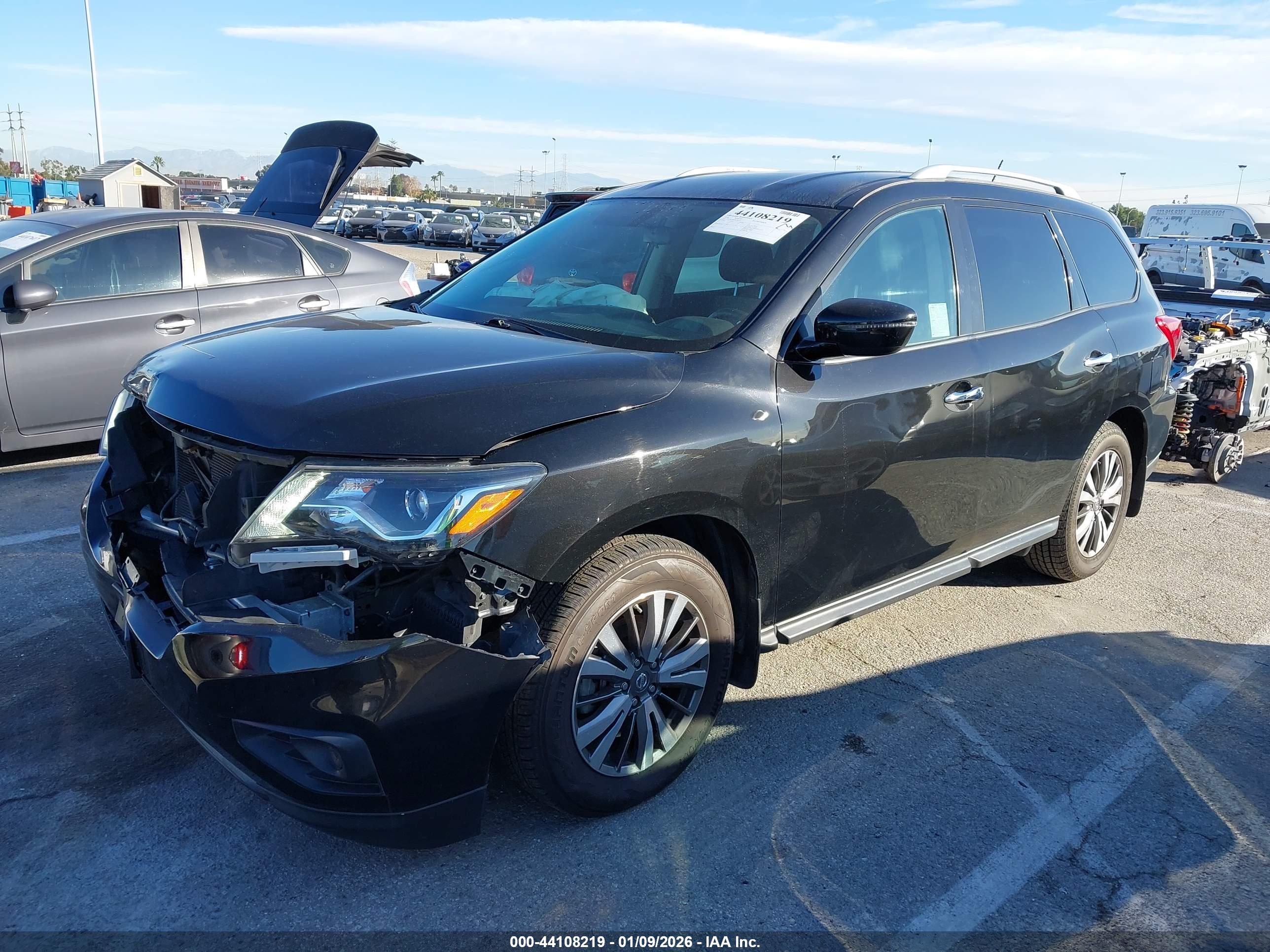 NISSAN PATHFINDER image 2