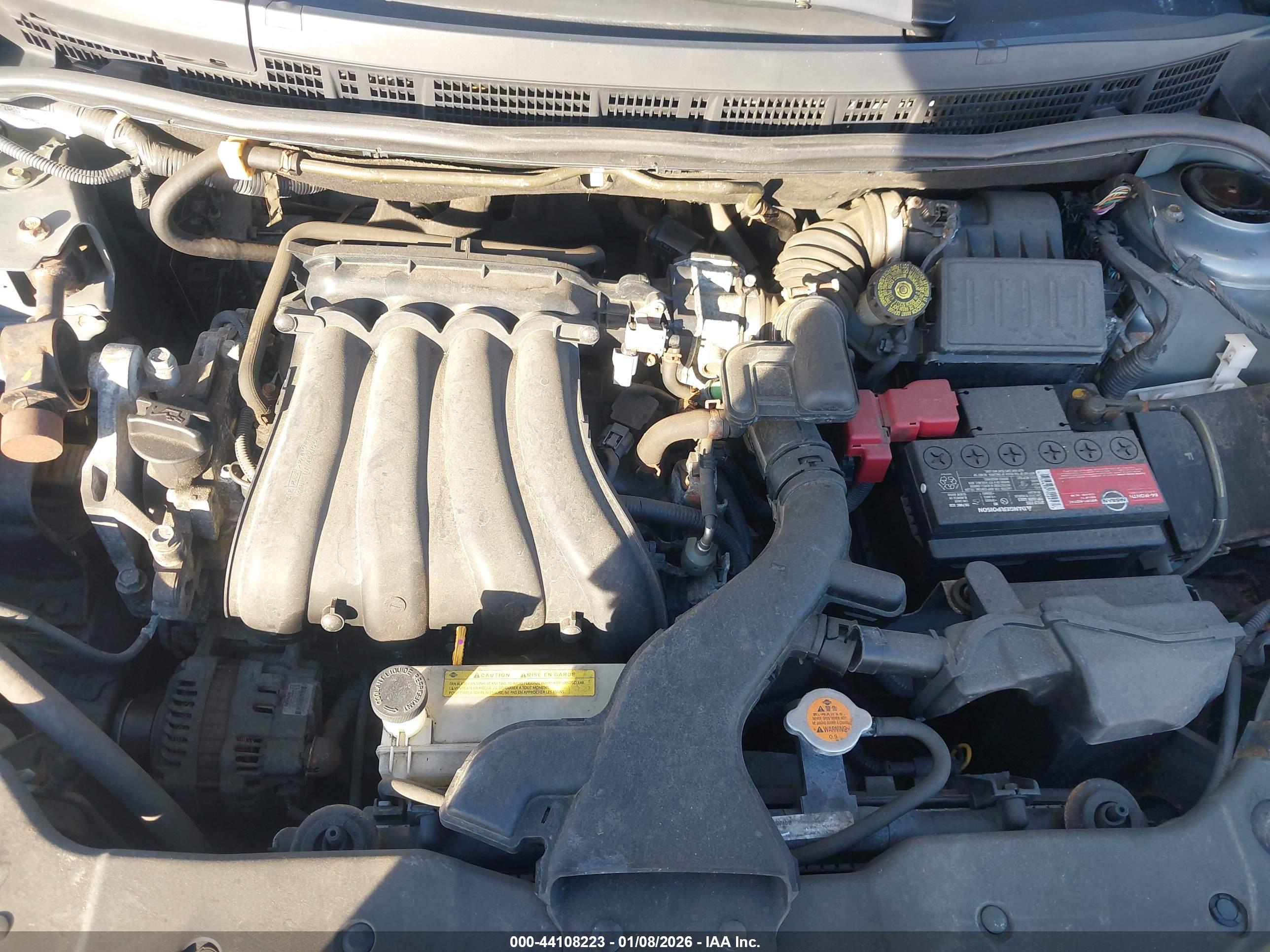 NISSAN VERSA image 10