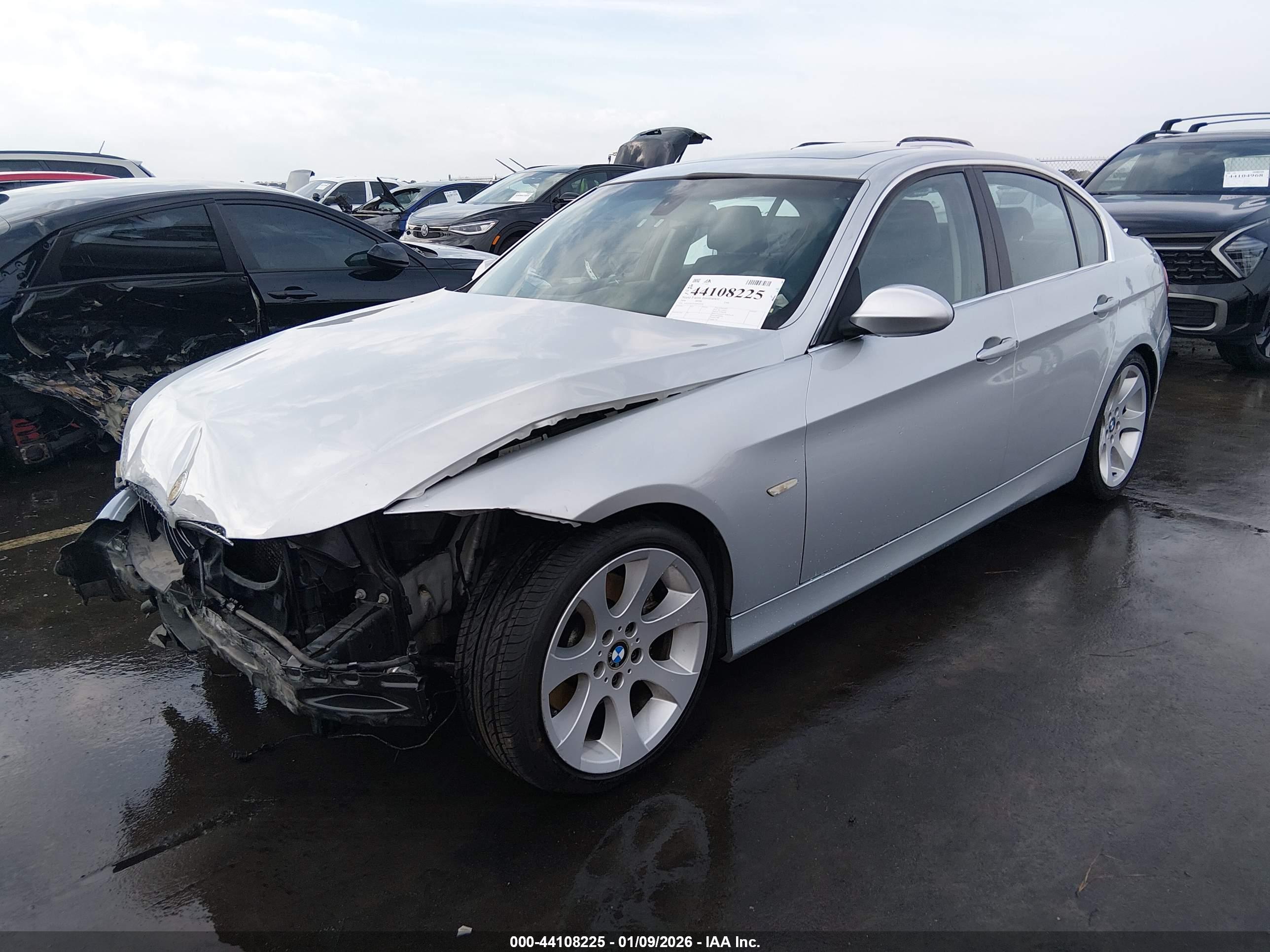 BMW 330I image 2