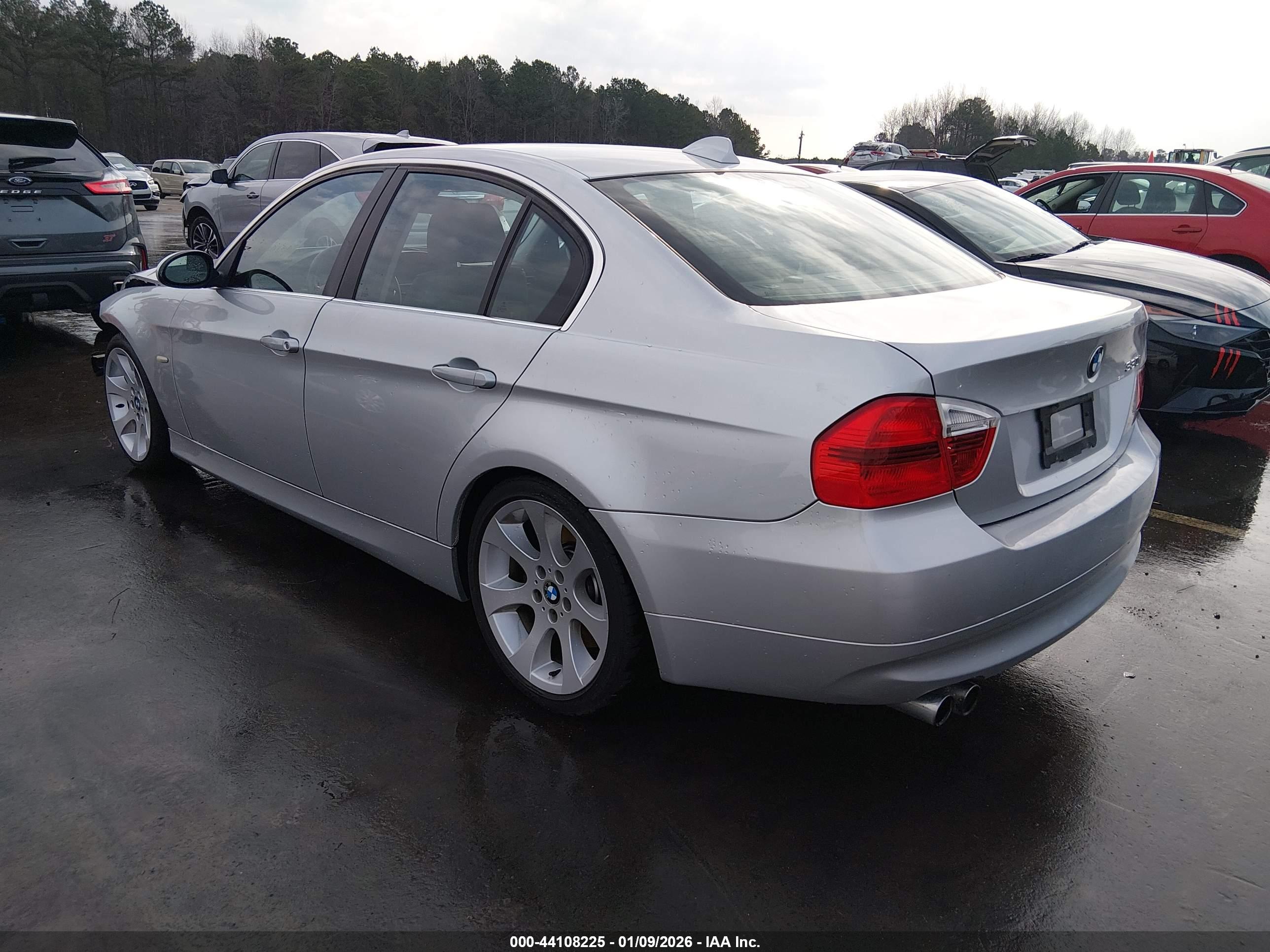 BMW 330I image 3