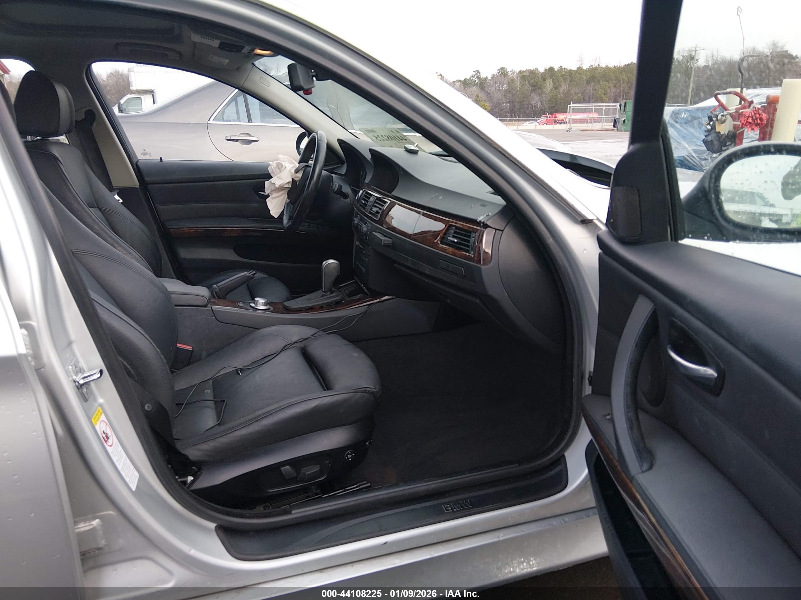 BMW 330I image 5